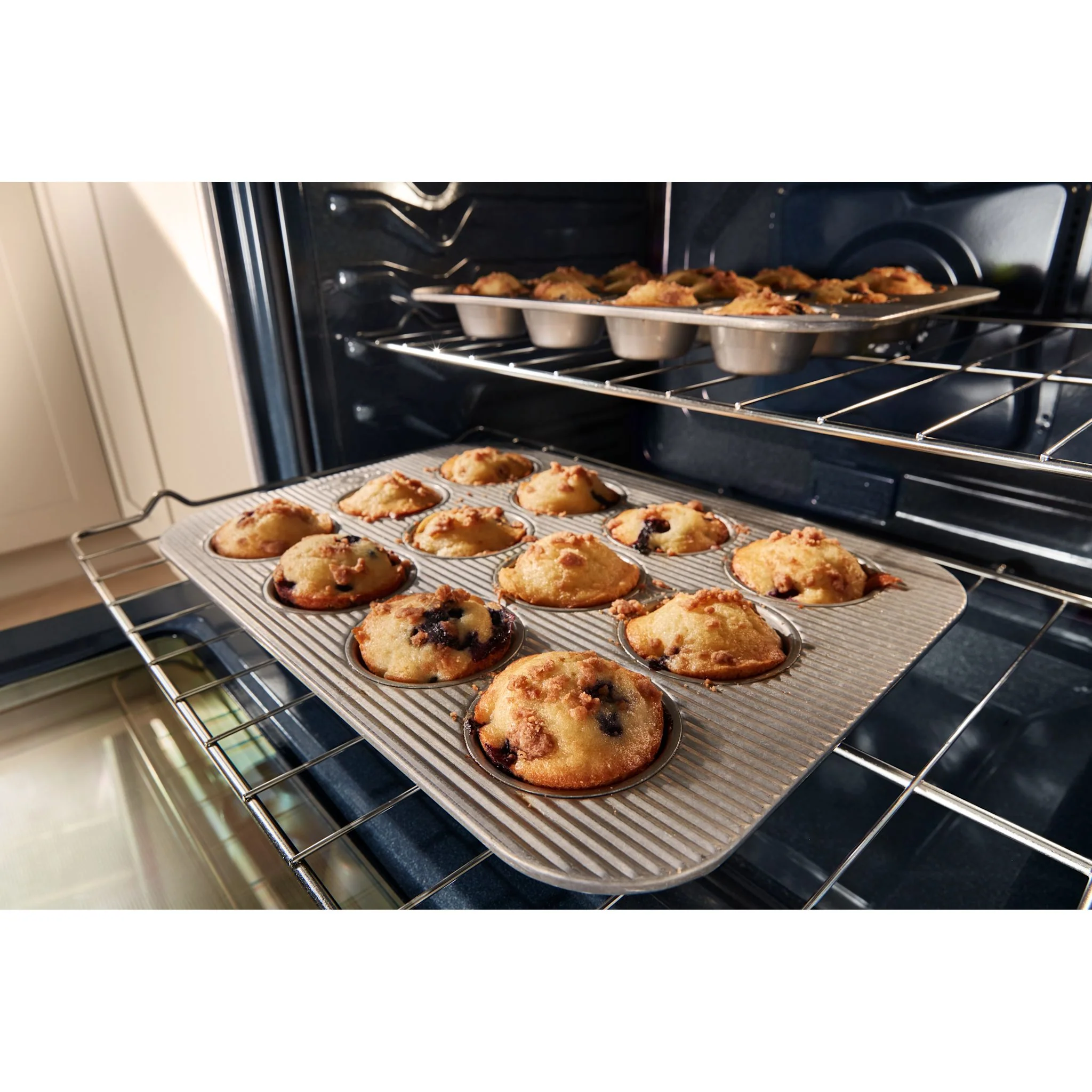 Whirlpool 30-inch Energy Star Electric Range with Air Cooking Technology, No Preheat Air Fry and Air Baking and Self Clean -White (YWFES5030RW) - Image 5