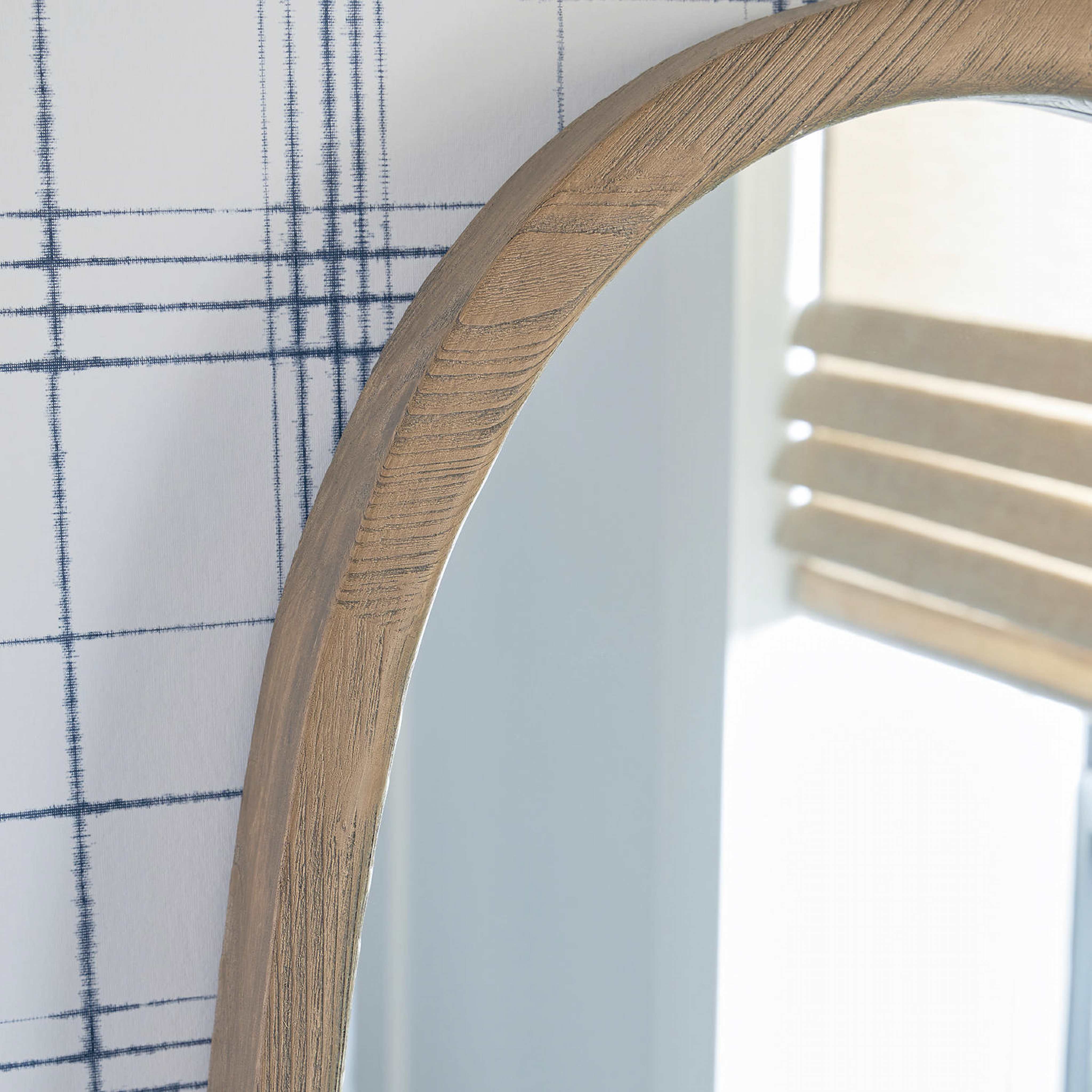 Aarilynn Accent Mirror 24.00" x 39.00" - Image 5