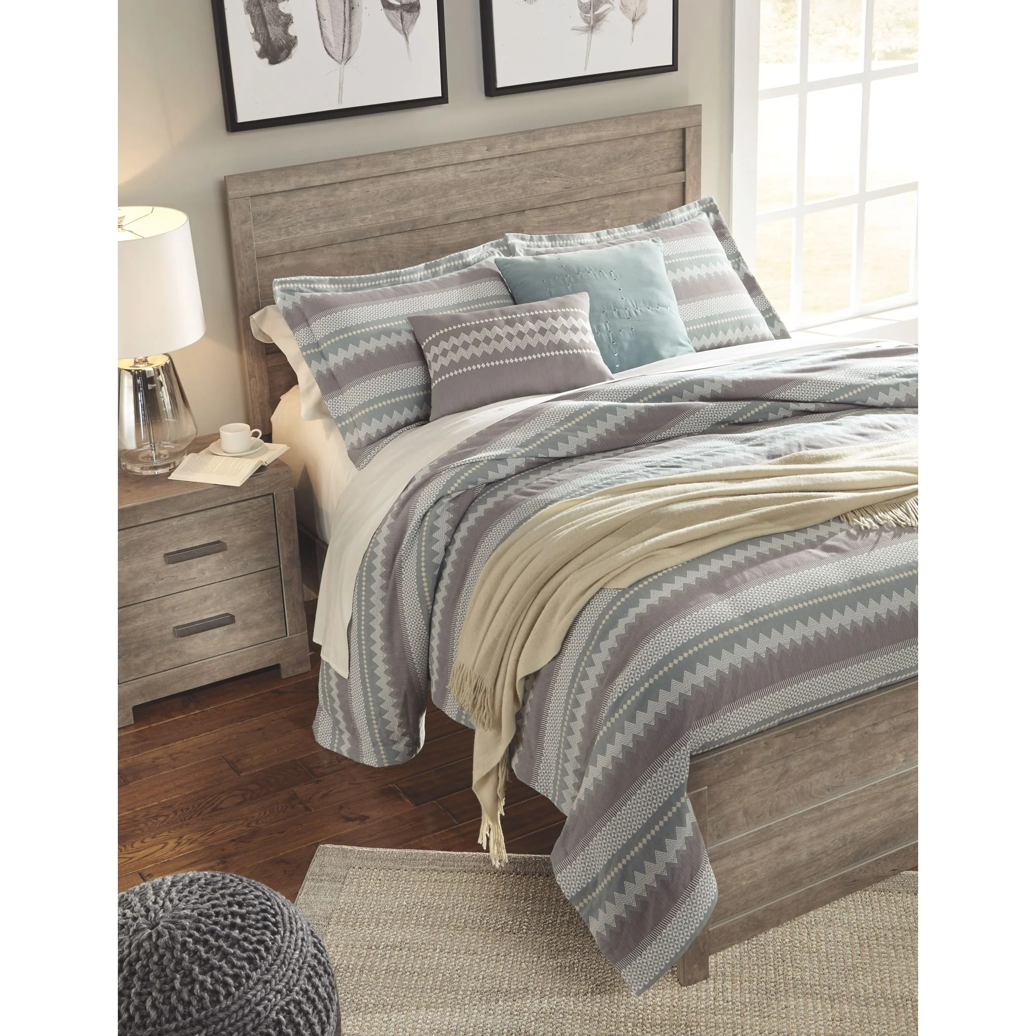 Culverbach Panel Bed - Gray - Image 4