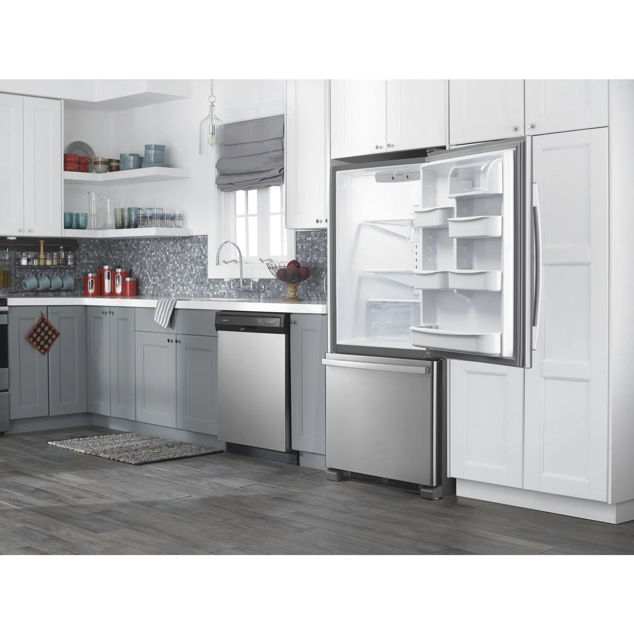Amana 29-inch Wide Bottom-Freezer Refrigerator with EasyFreezerPull-Out Drawer -- 18 cu. ft. Capacity -Stainless Steel (ABB1924BRM) - Image 76