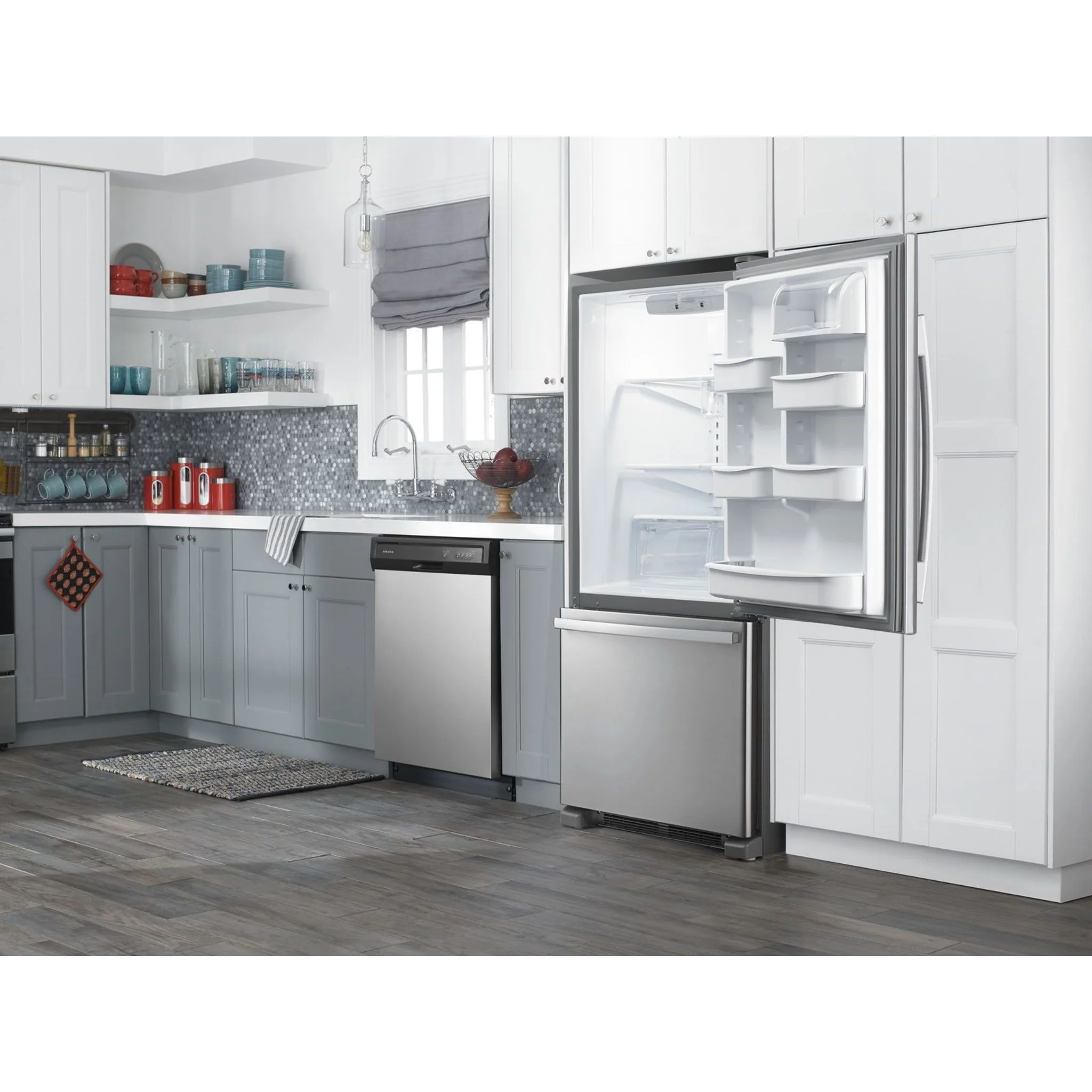 Amana 29-inch Wide Bottom-Freezer Refrigerator with EasyFreezerPull-Out Drawer -- 18 cu. ft. Capacity -Stainless Steel (ABB1924BRM) - Image 8