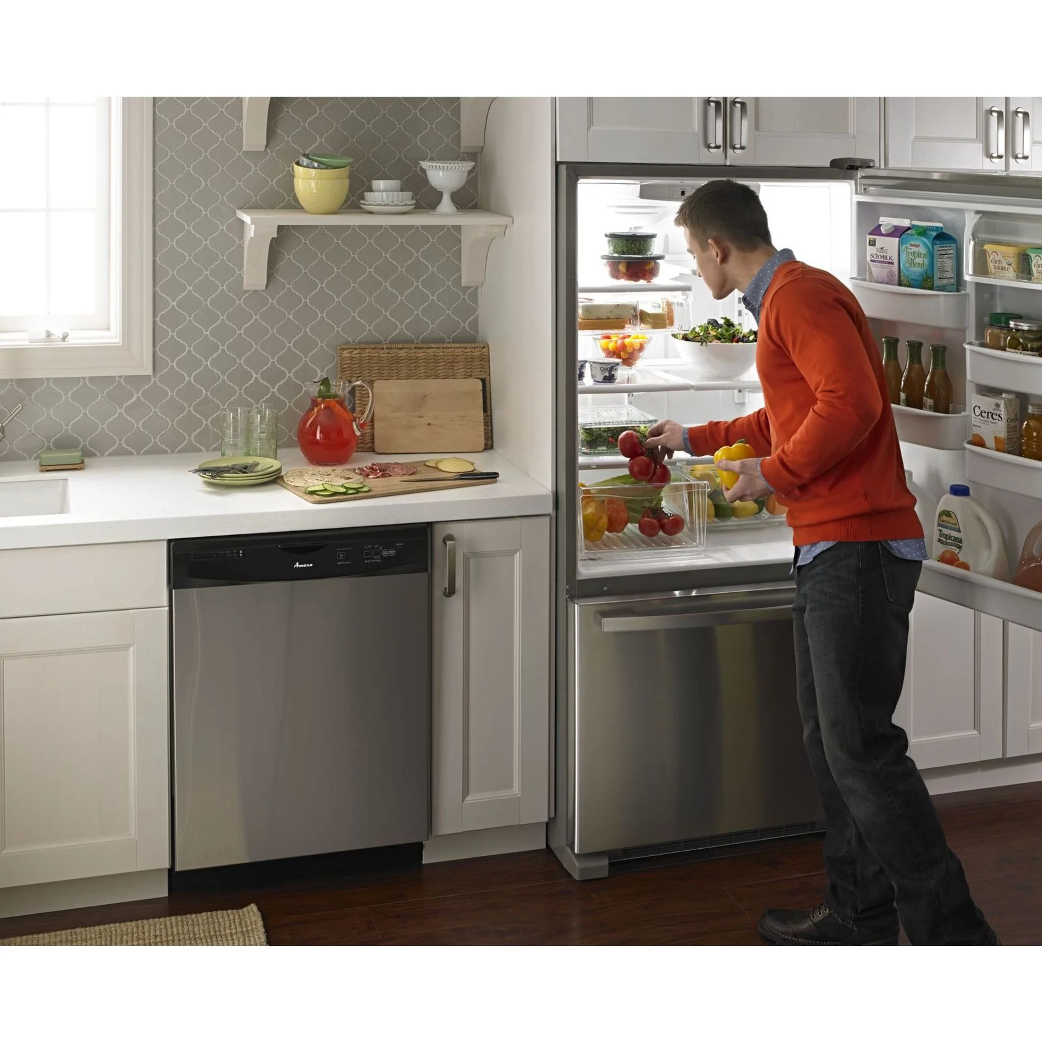 Amana 33-inch Wide Bottom-Freezer Refrigerator with EasyFreezerPull-Out Drawer − 22 cu. ft. Capacity -Stainless Steel (ABB2224BRM) - Image 23