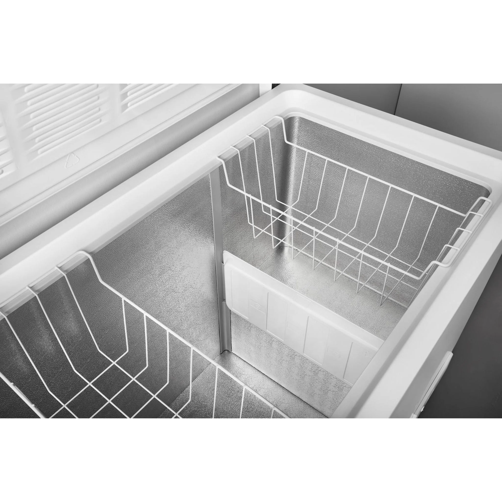 Amana 16 cu. ft. Chest Freezer -White (AZC5216LW) - Image 27