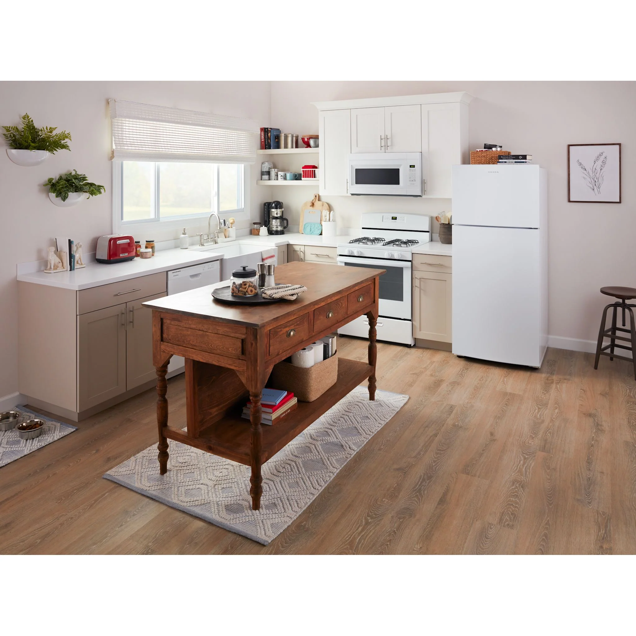 Amana 30-Inch Wide Garage Ready Top-Freezer Refrigerator 19 Cu. Ft. -White (ARTX2419SW) - Image 5