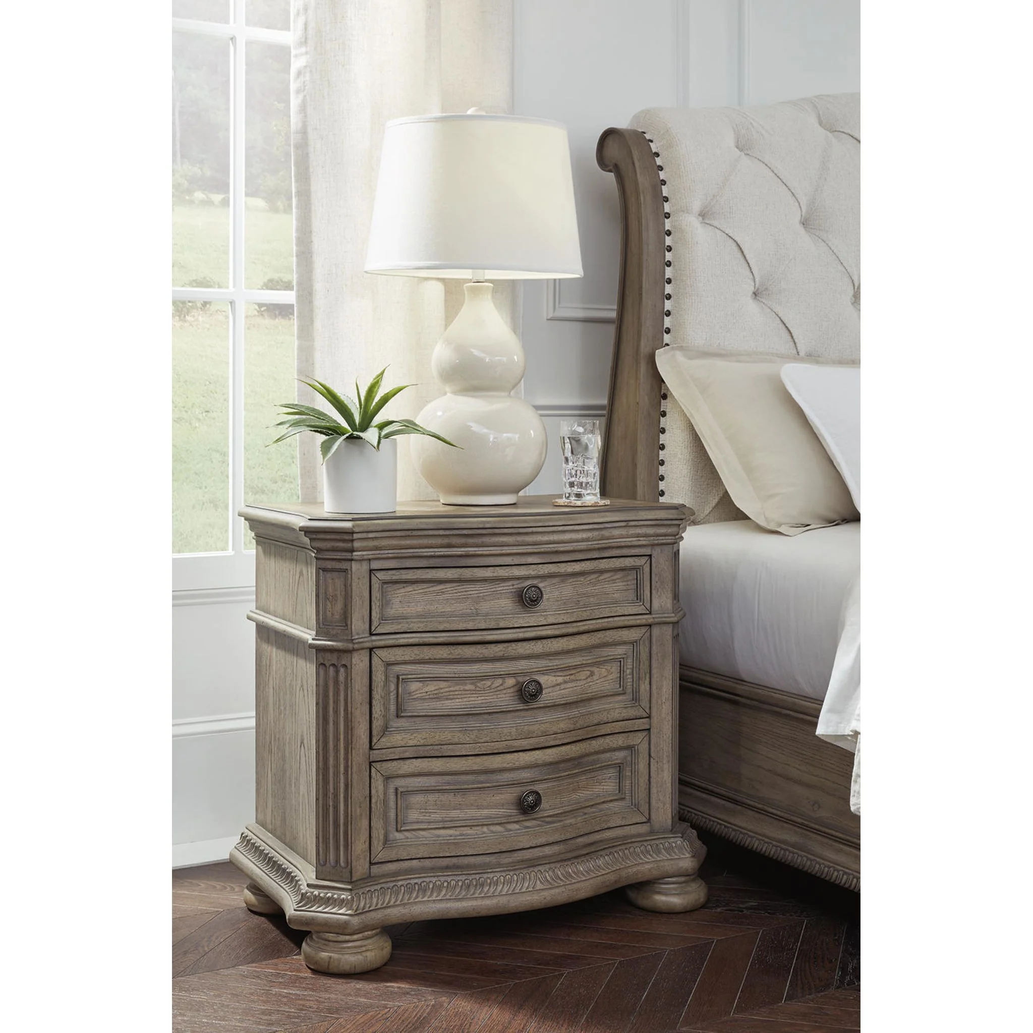 Ardenfield 6 Piece Queen Sleigh Bedroom - Light Brown - Image 15