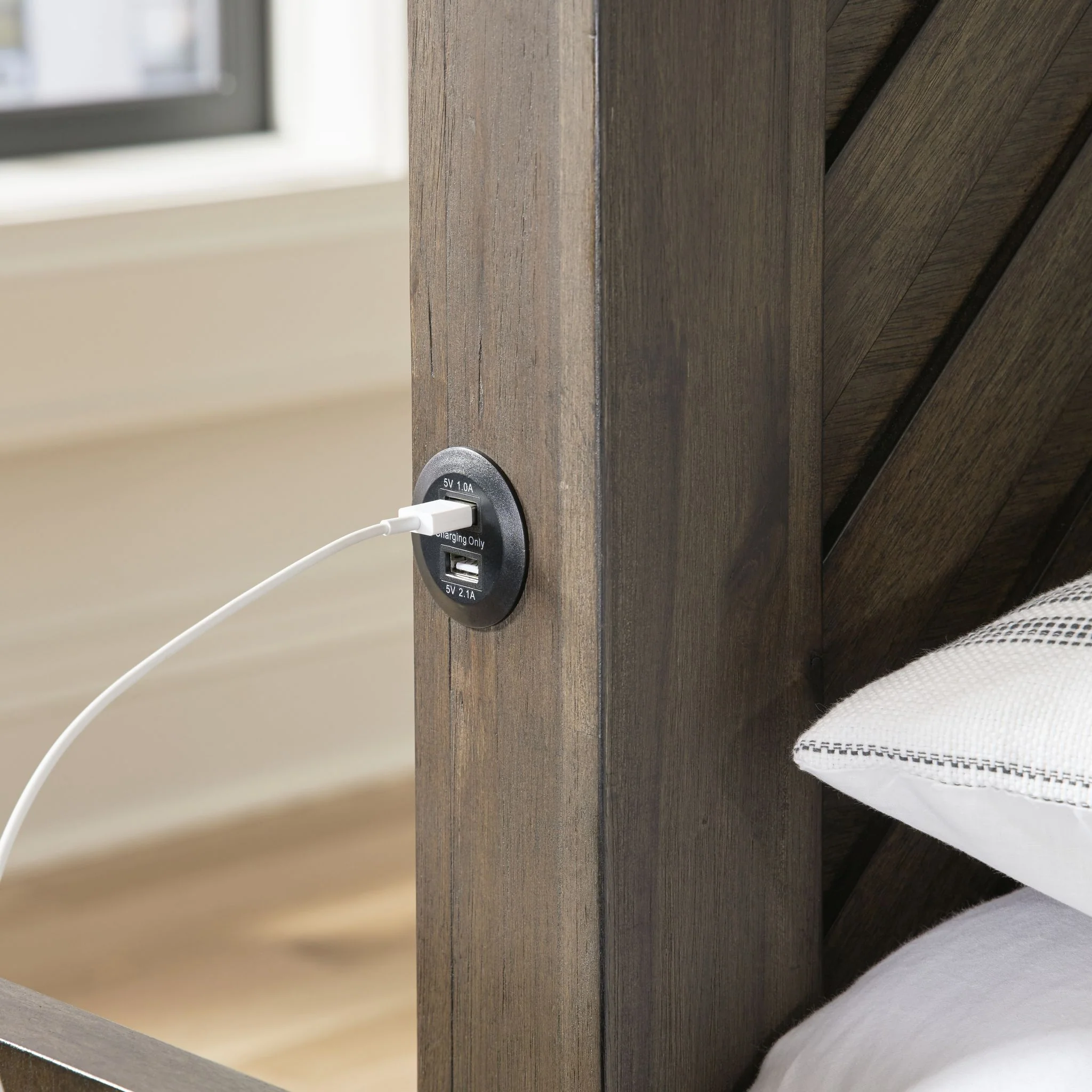 Arkenton King Panel Bed - Grayish Brown - Image 6