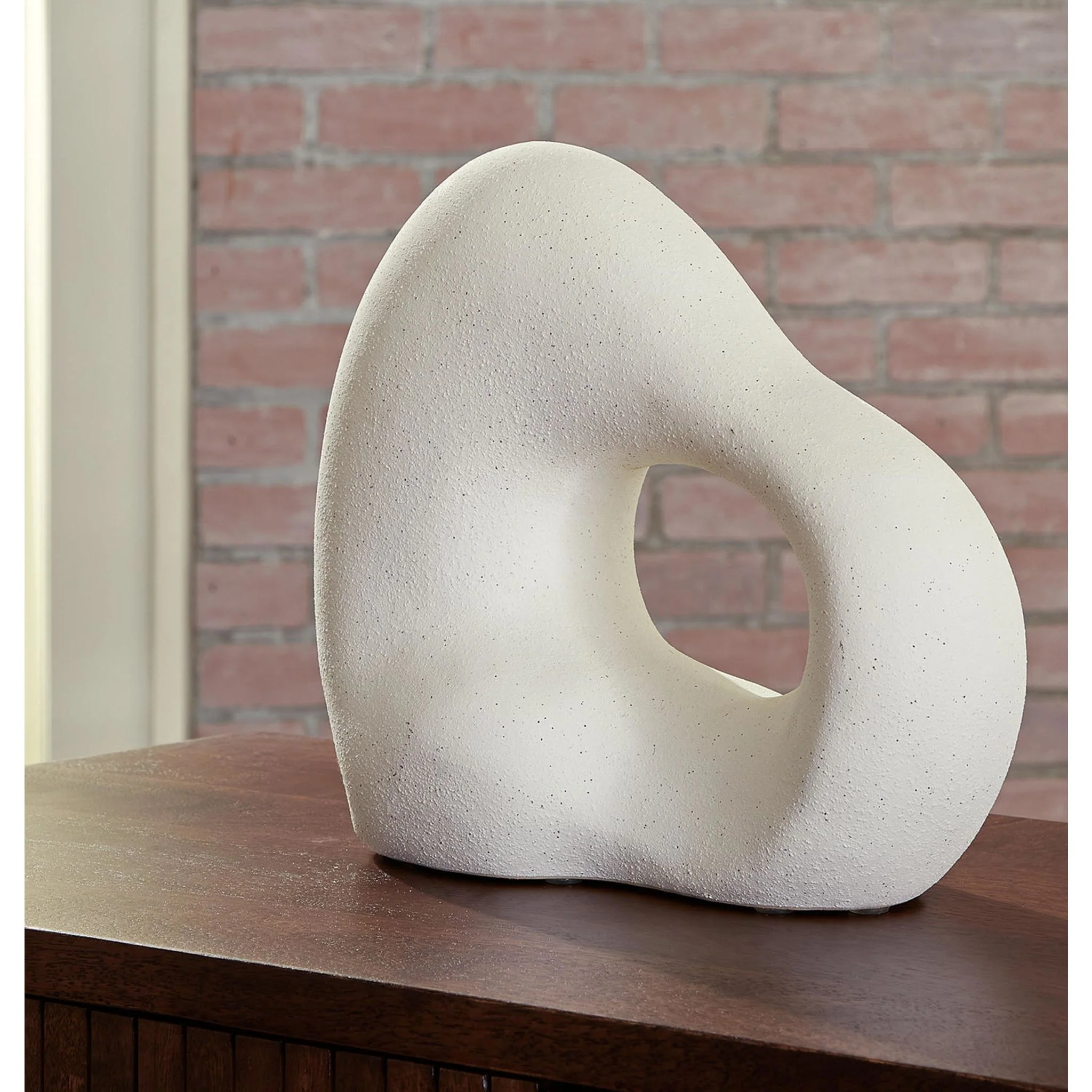 Arthrow Sculpture - Image 2