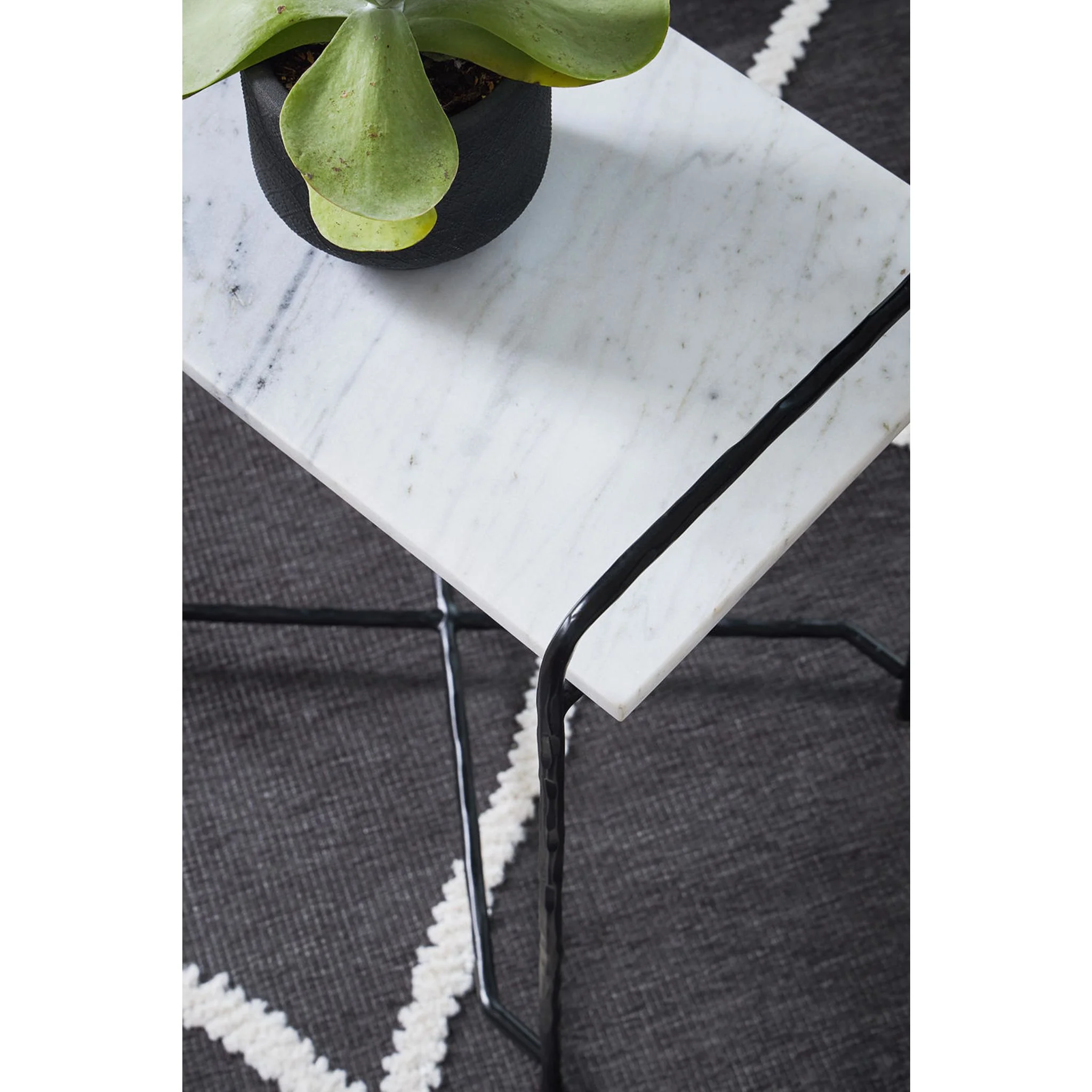 Ashber Accent Table - White/Black - Image 10