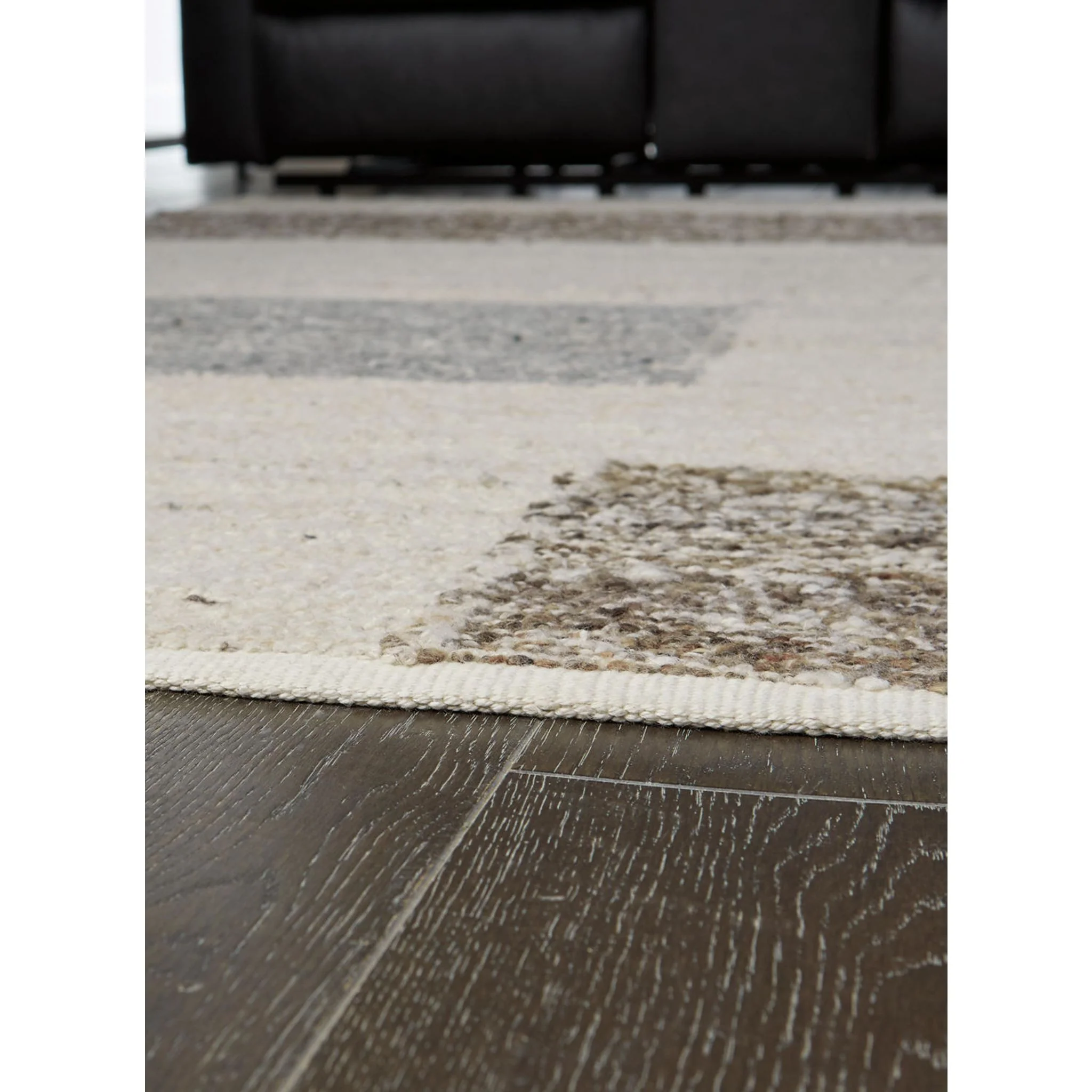 Barus Area Rug - Image 2