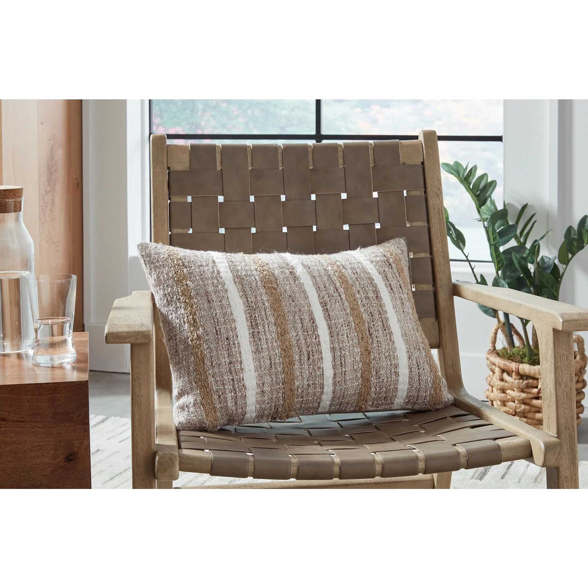 Benish Pillow 22.00" - Image 4