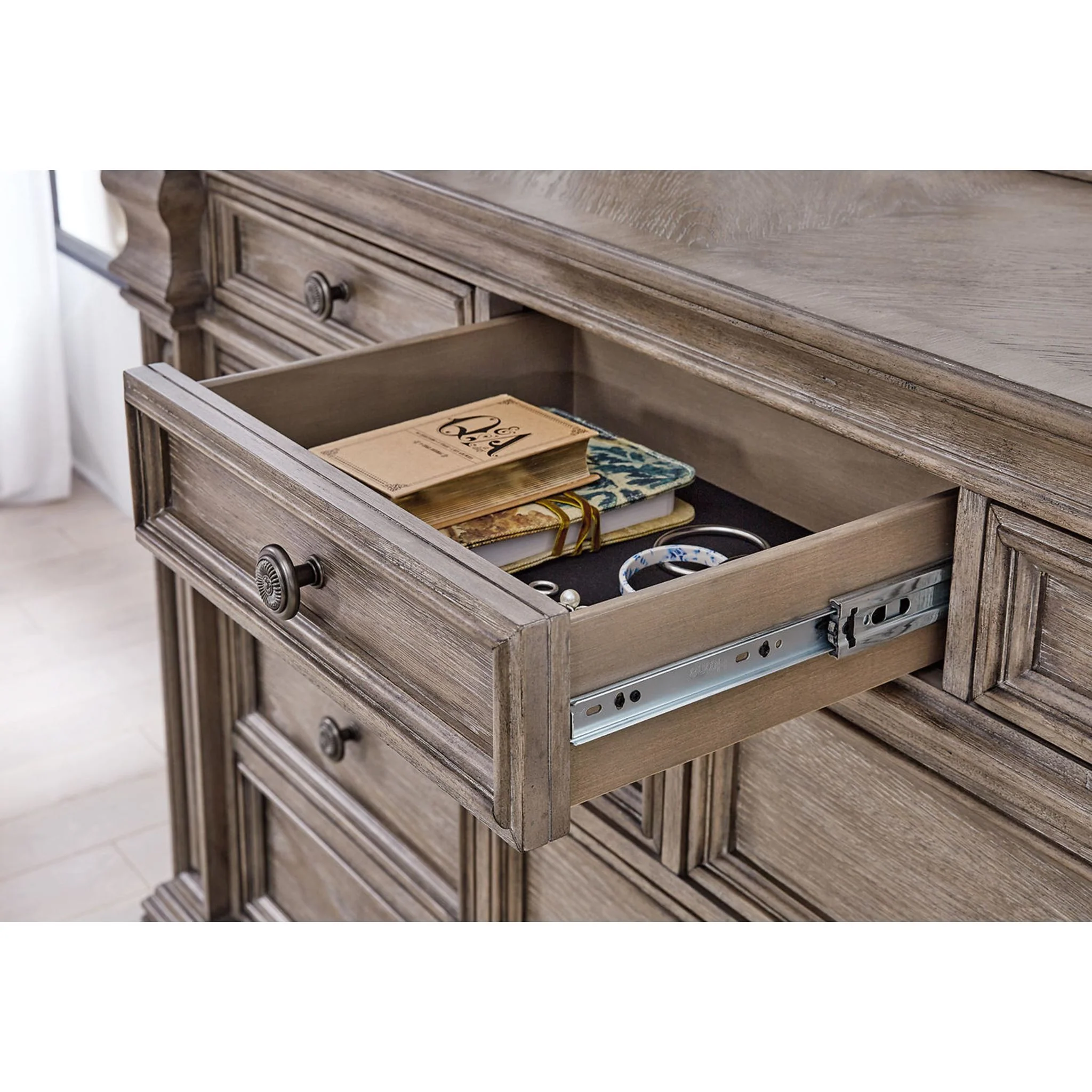 Blairhurst Dresser - Light Grayish Brown - Image 8