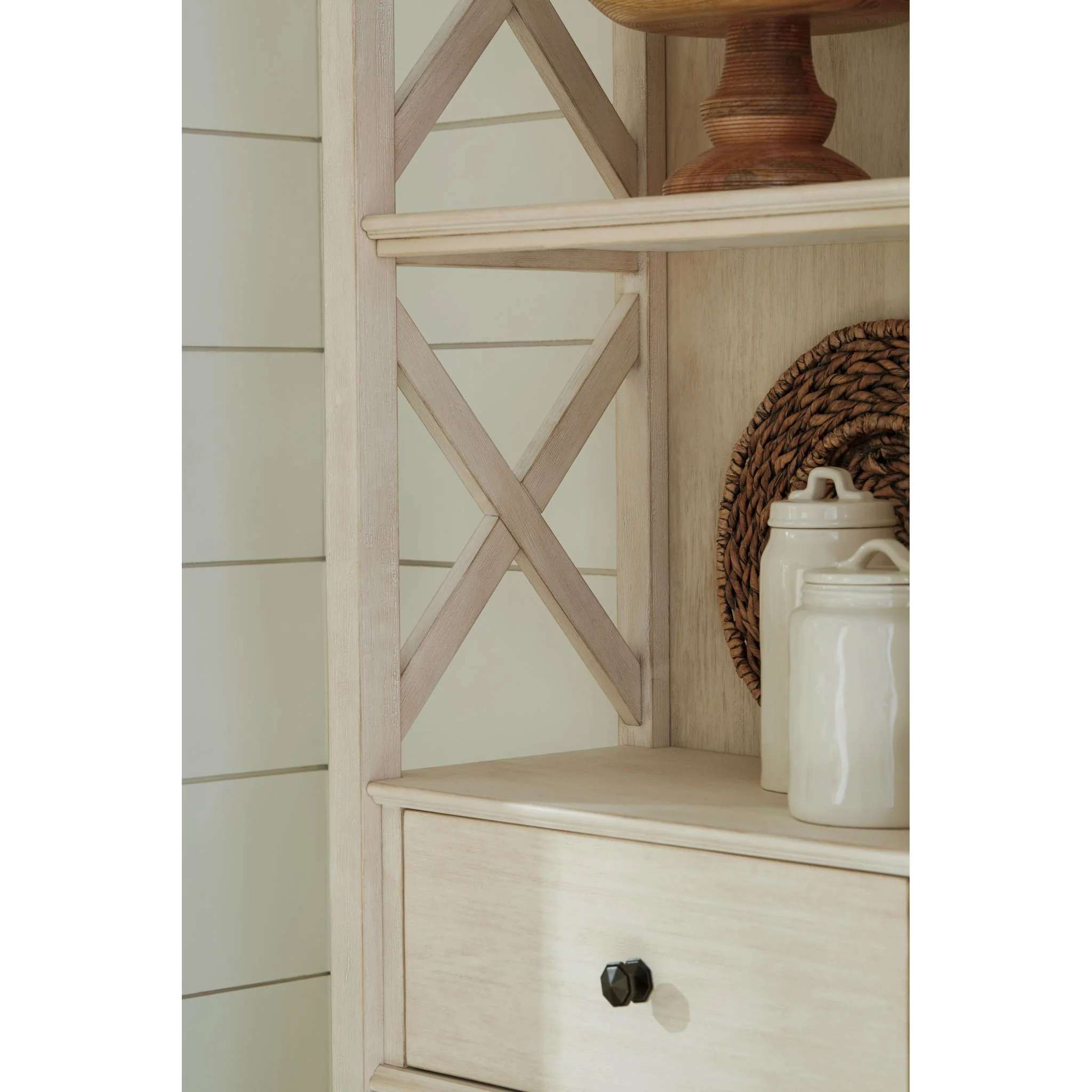 Bolanburg Display Cabinet - Antique White - (D647-76) - Image 3
