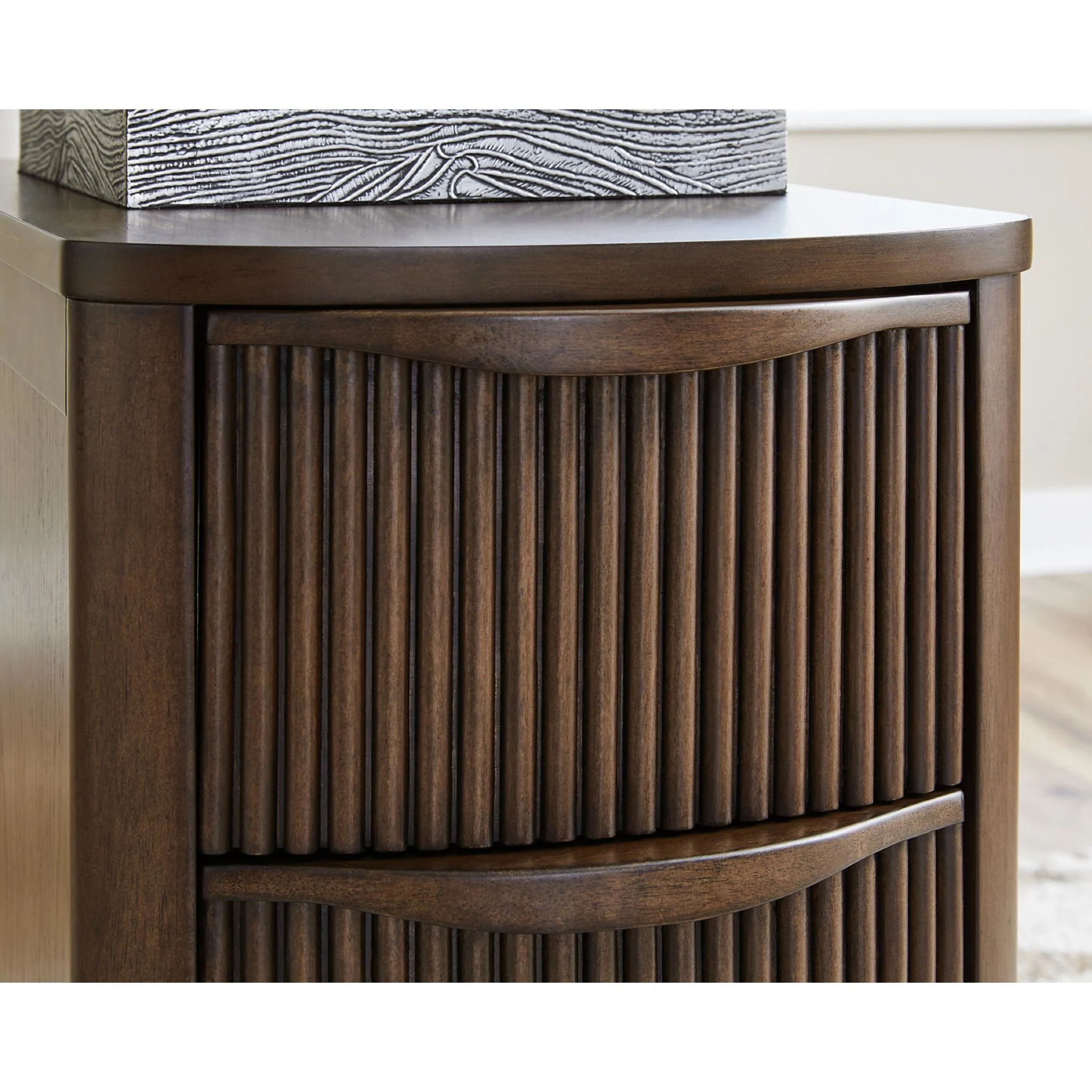 Camdill Chairside End Table - Dark Brown - Image 8