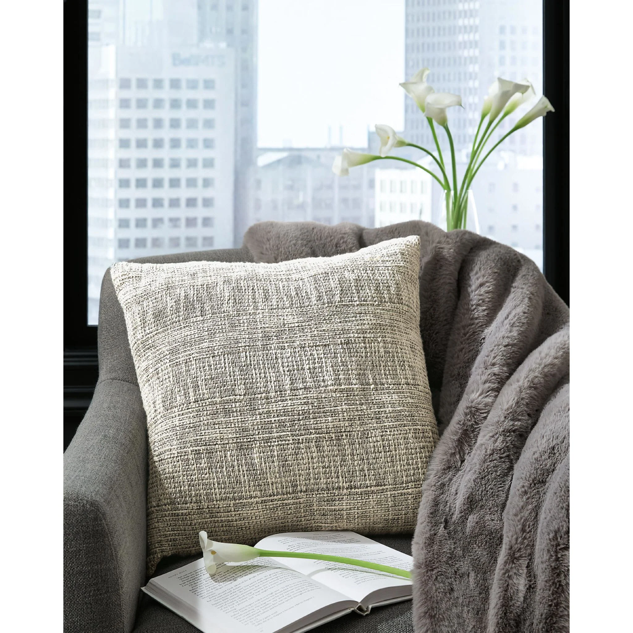 Carddon Accent Pillow - Image 2