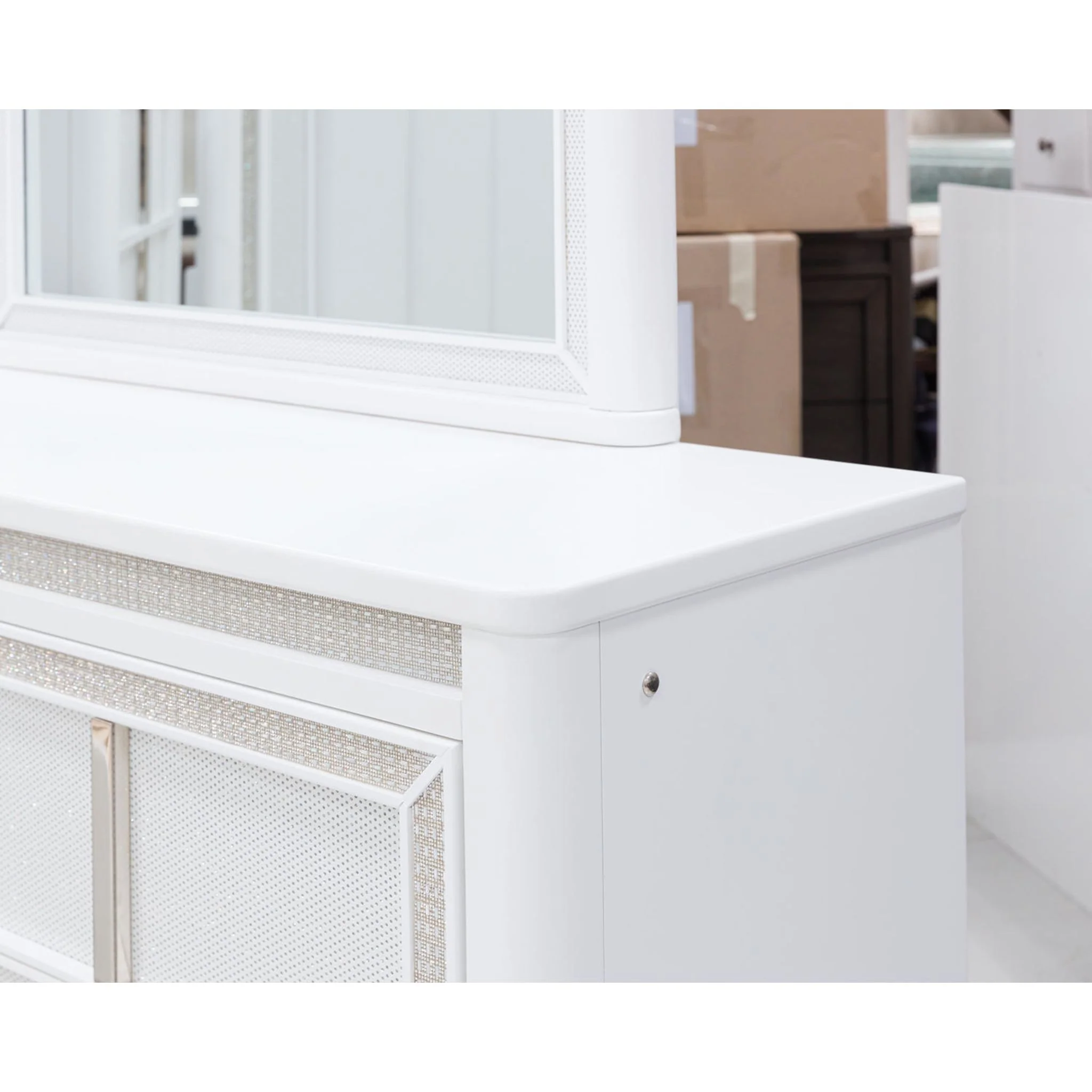 Chalanna 6 Piece King Storage Bedroom - White - Image 3