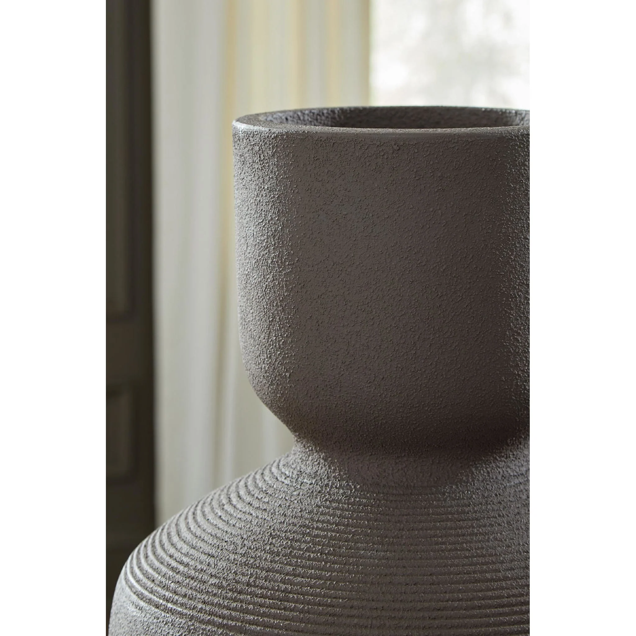 Dalsen Vase - Image 3