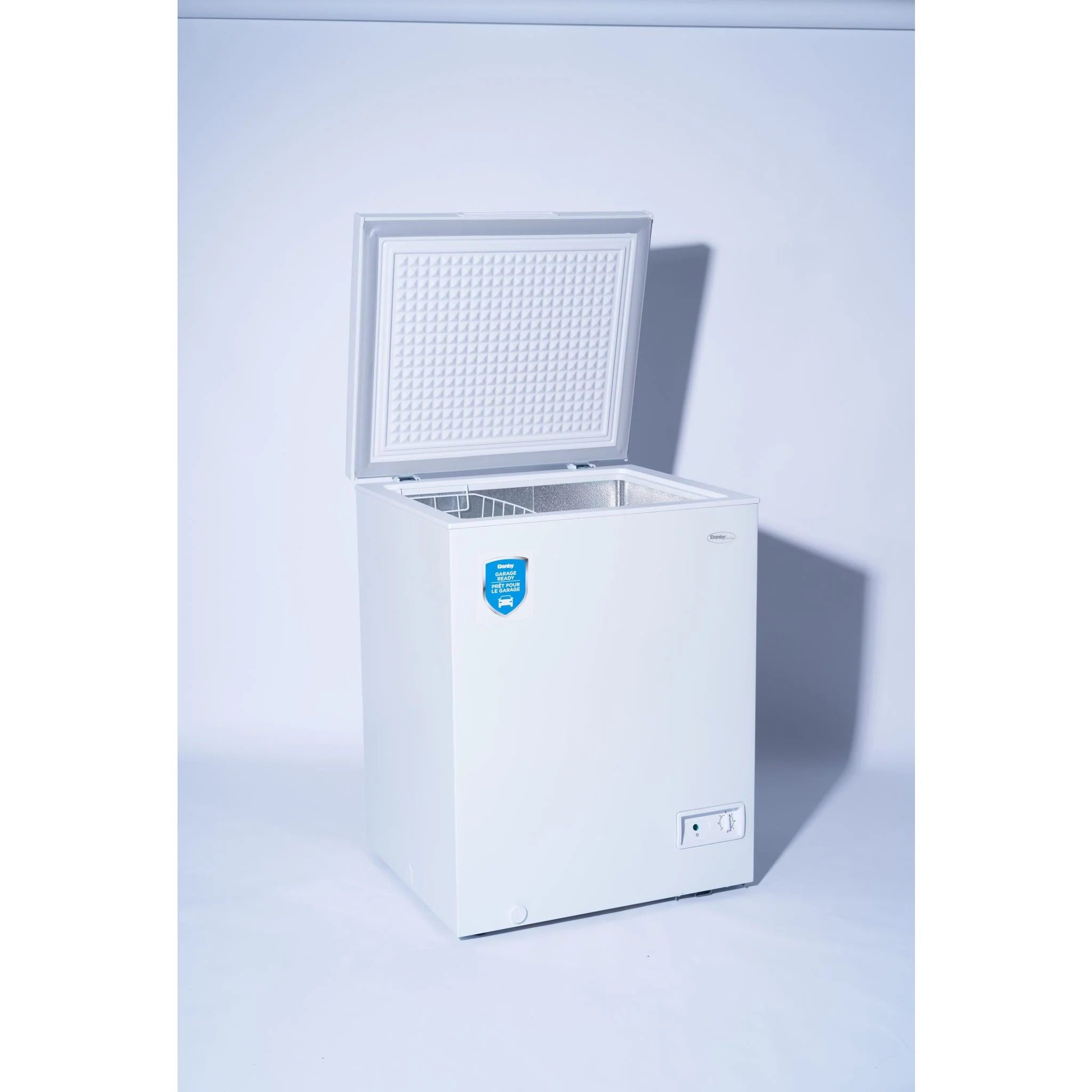 Danby 5.0 cu. ft. Square Model Chest Freezer DOE -White (DCF050A6WM) - Image 2