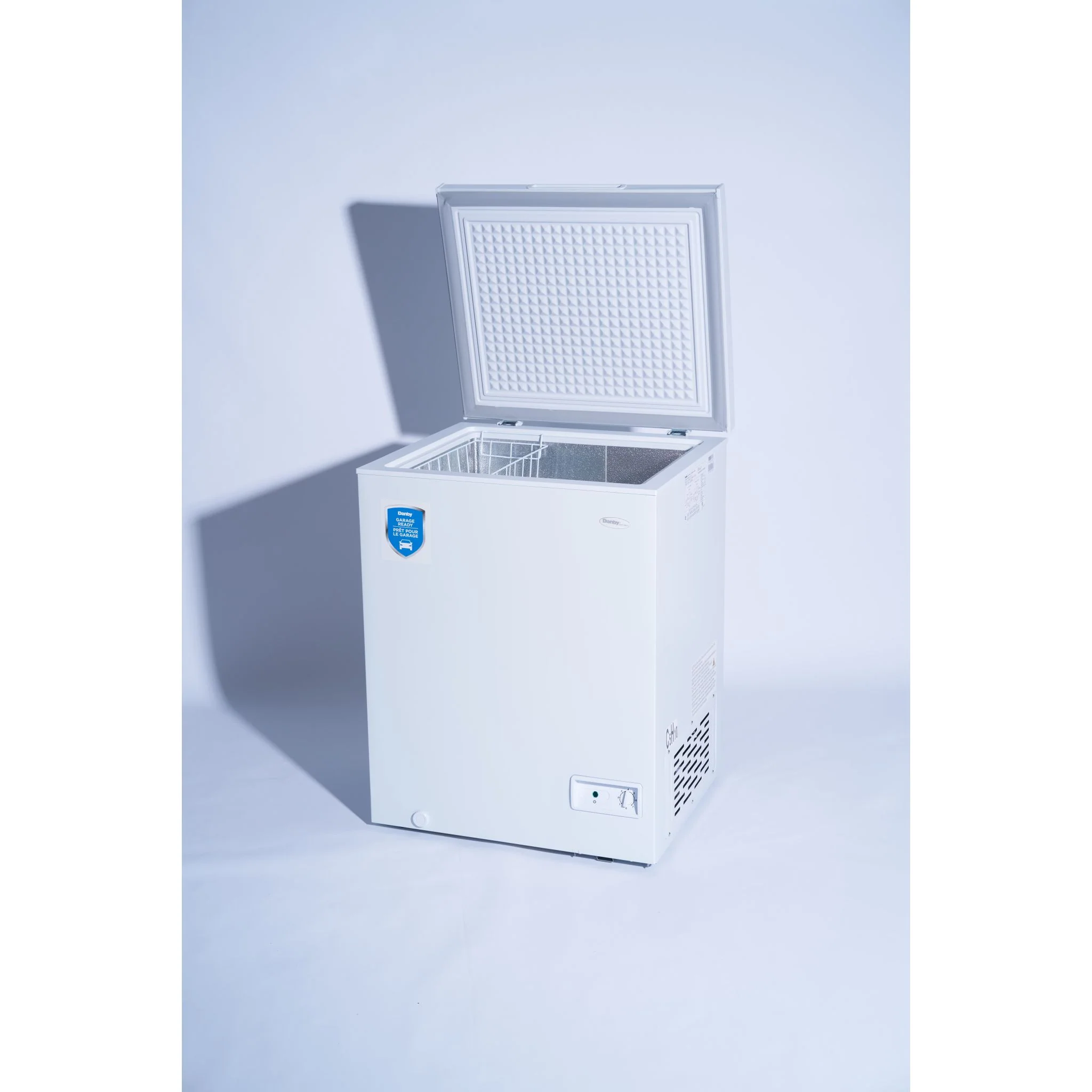 Danby 5.0 cu. ft. Square Model Chest Freezer DOE -White (DCF050A6WM) - Image 3