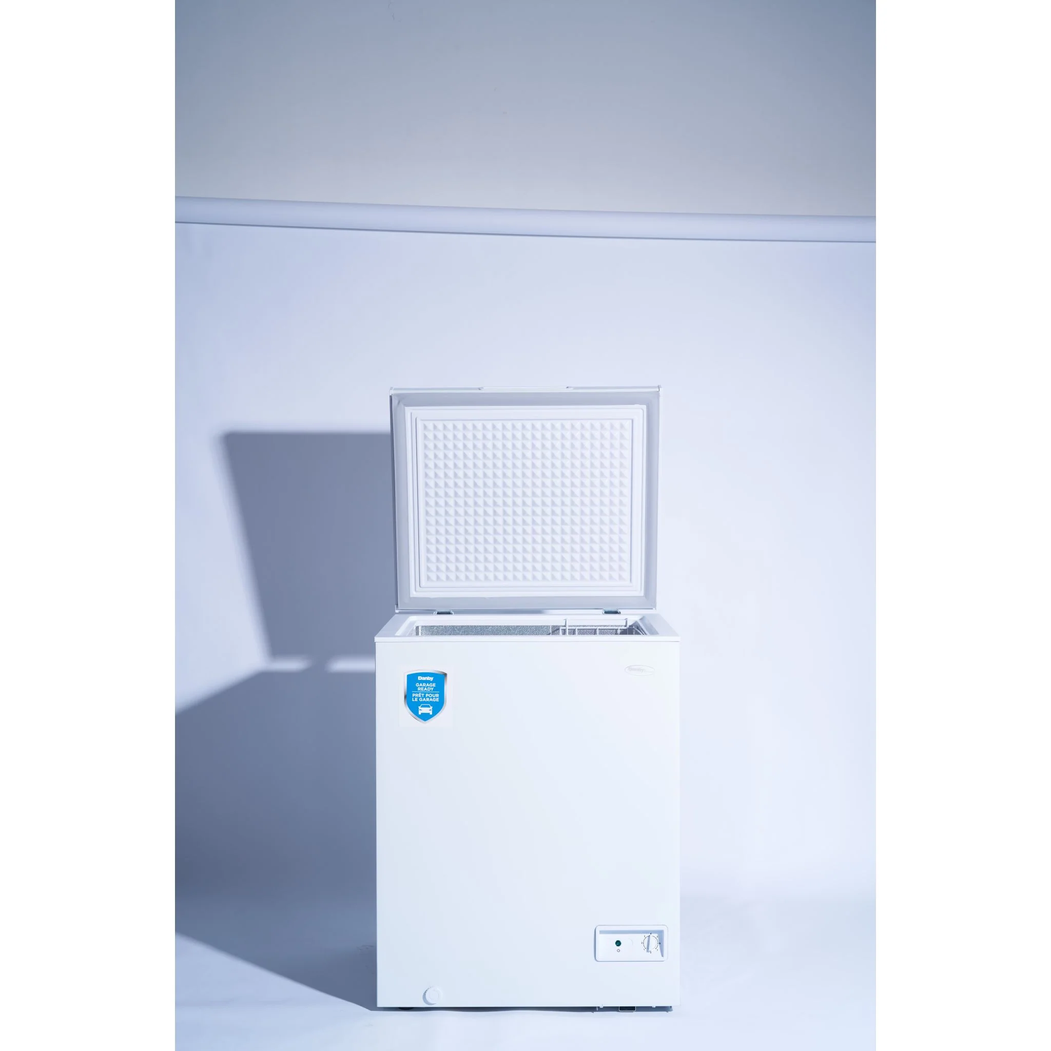 Danby 5.0 cu. ft. Square Model Chest Freezer DOE -White (DCF050A6WM) - Image 4