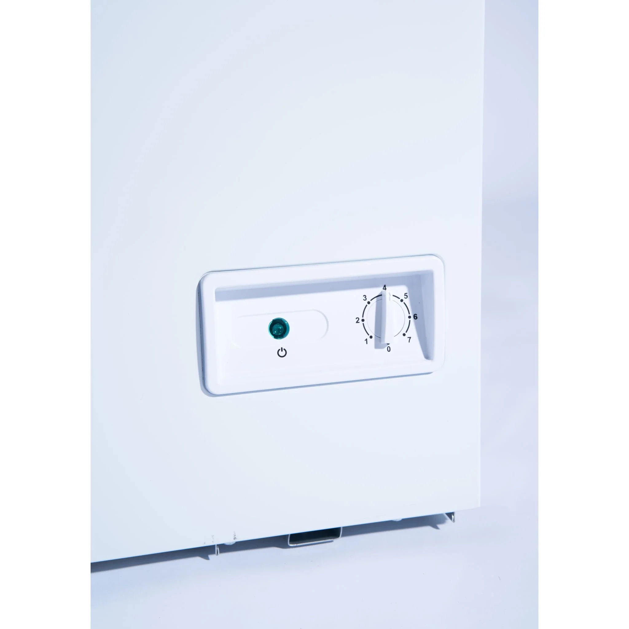 Danby 5.0 cu. ft. Square Model Chest Freezer DOE -White (DCF050A6WM) - Image 9