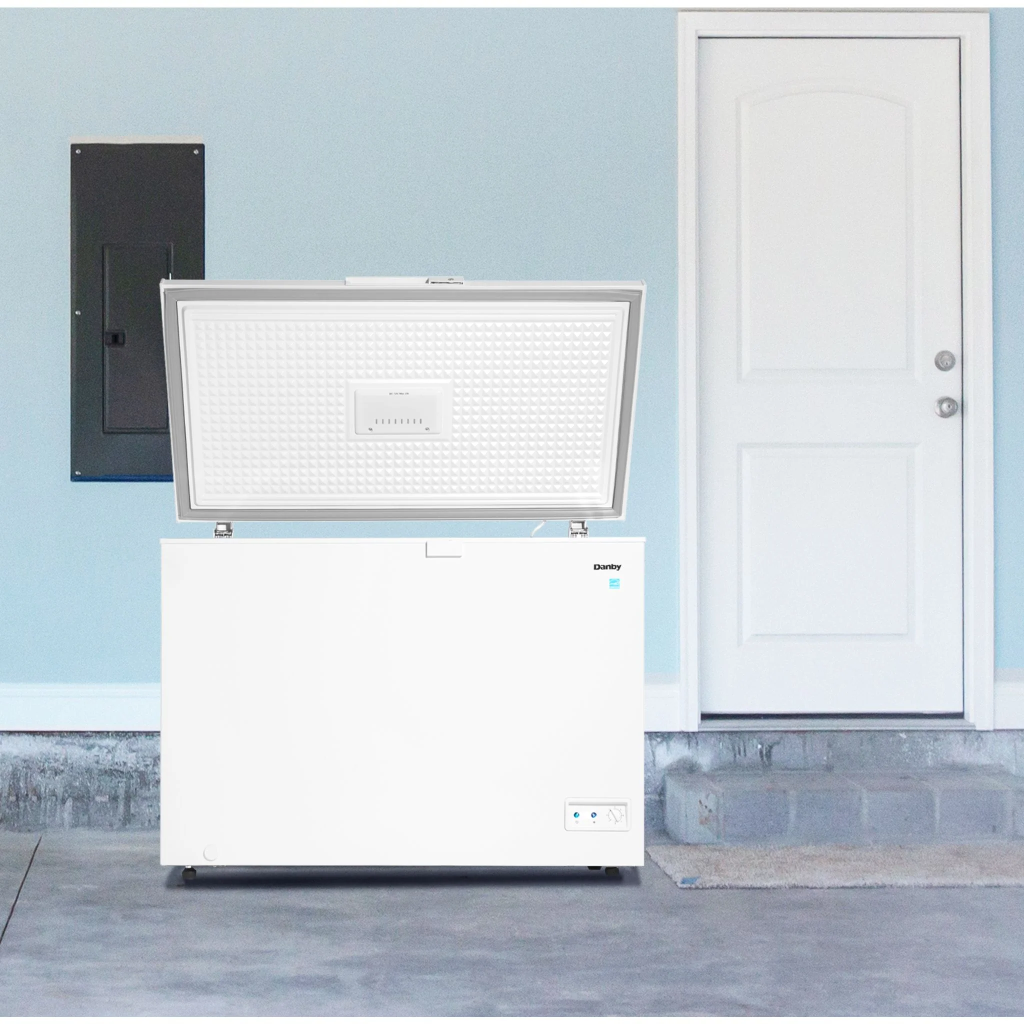 Danby 10.0 cu. ft. Chest Freezer  -White (DCF100A5WDB) - Image 25
