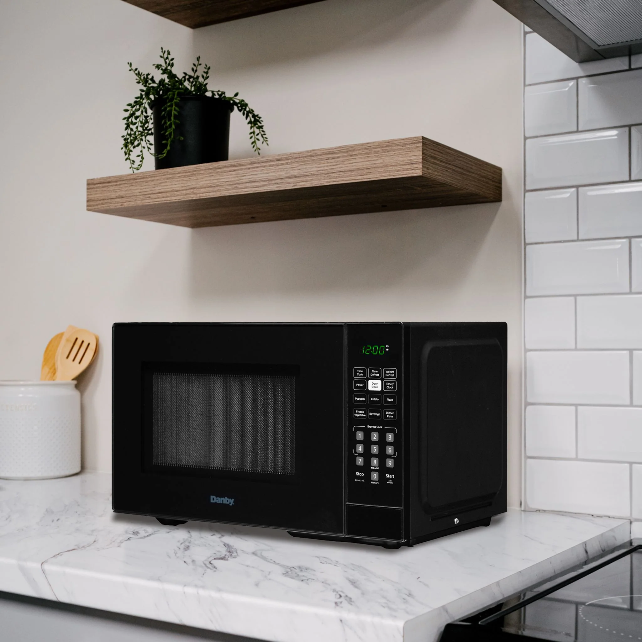 Danby 1.1 cu. ft. Countertop Microwave -Black (DBMW1121BBB) - Image 10
