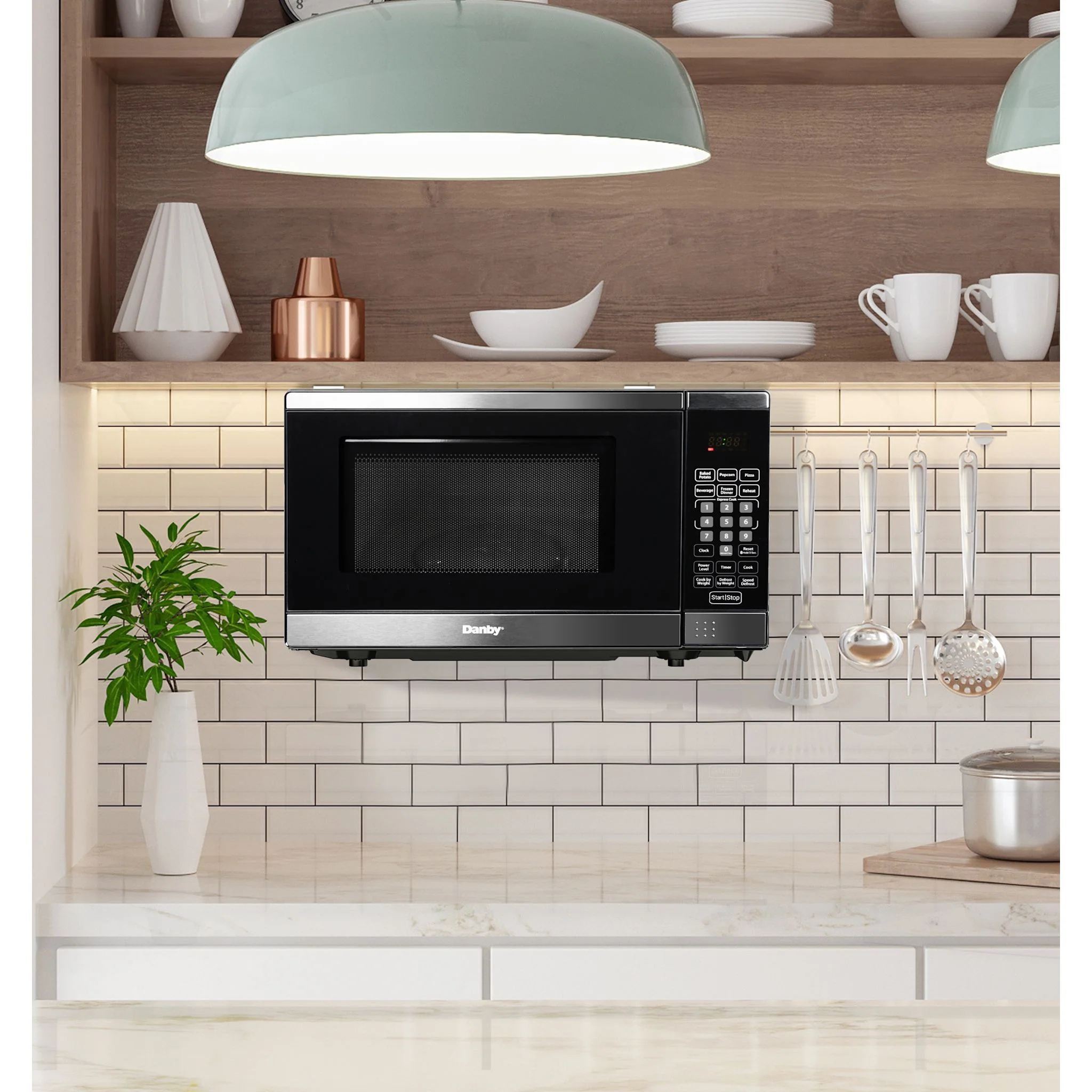 Danby Designer 0.7 cu. ft. Space Saving Under the Cupboard Microwave  -Stainless Steel (DDMW007501G1) - Image 6