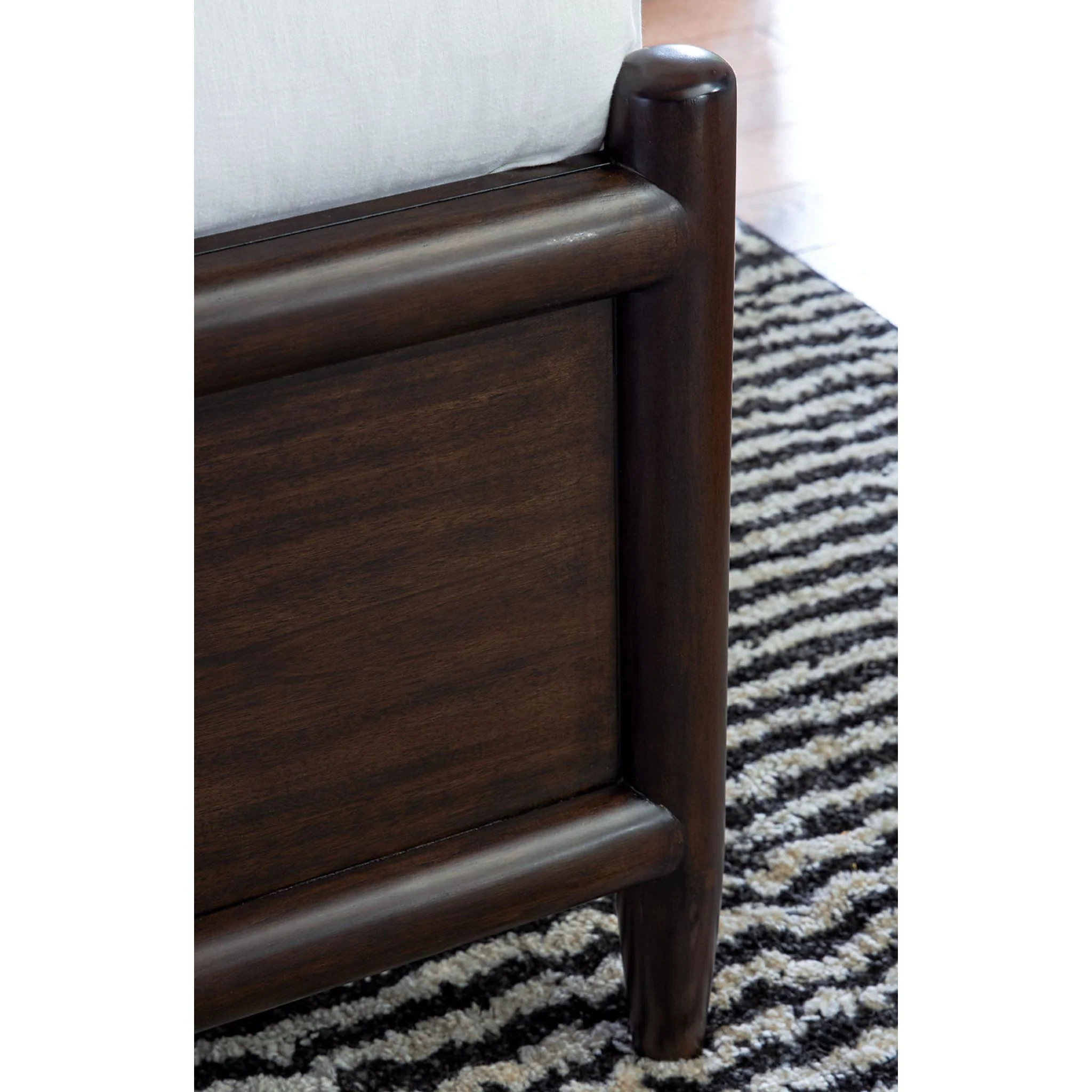 Dantenton Queen Panel Bed - Merlot - Image 7