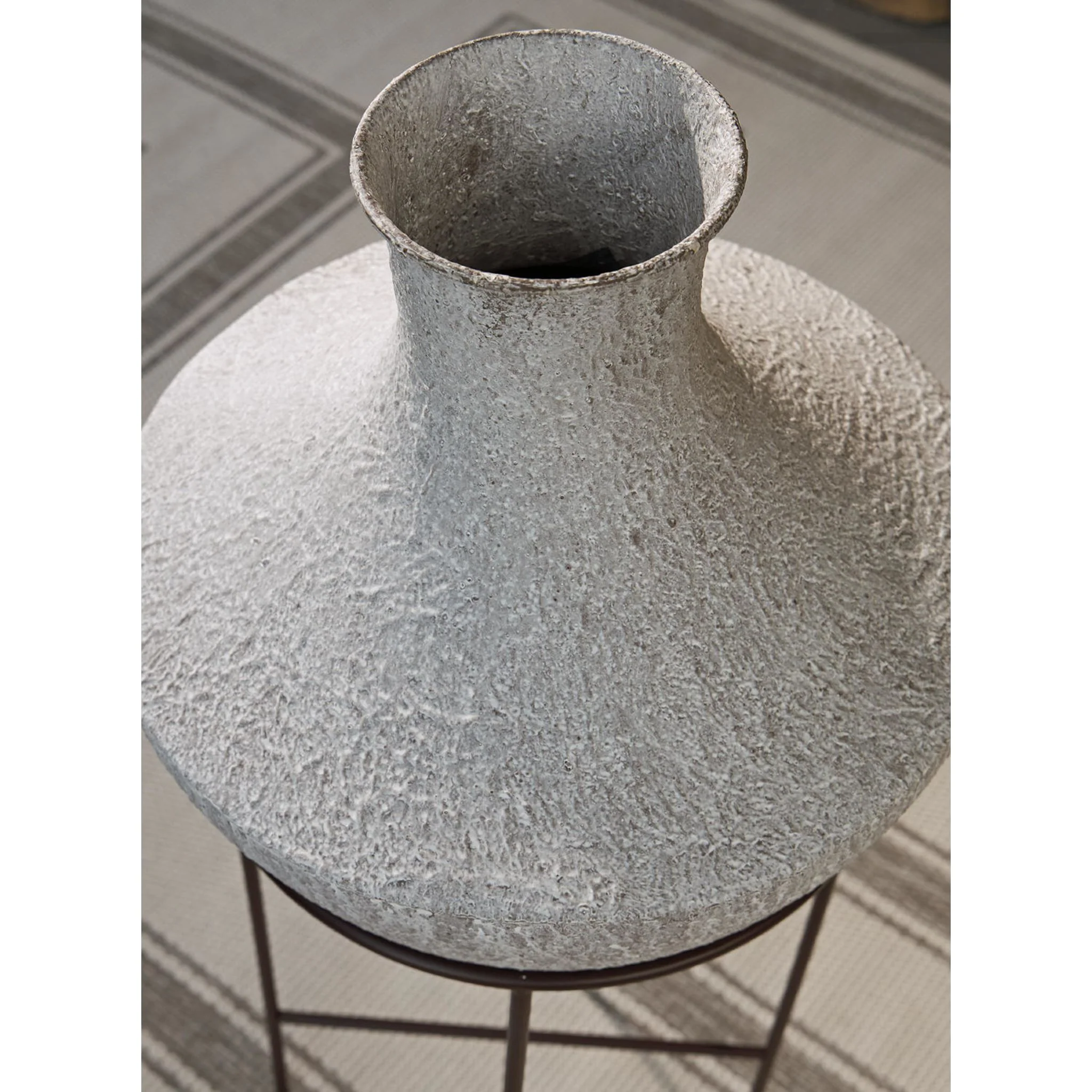 Estonbank Vase - Image 5