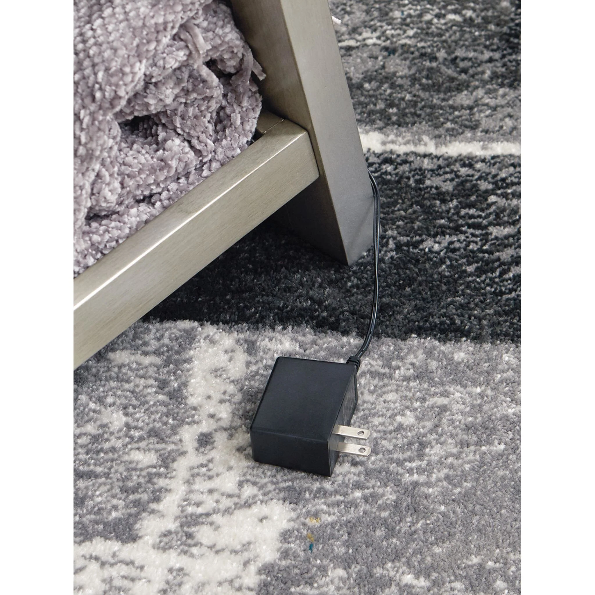 Evesen Floor Mirror - Image 10