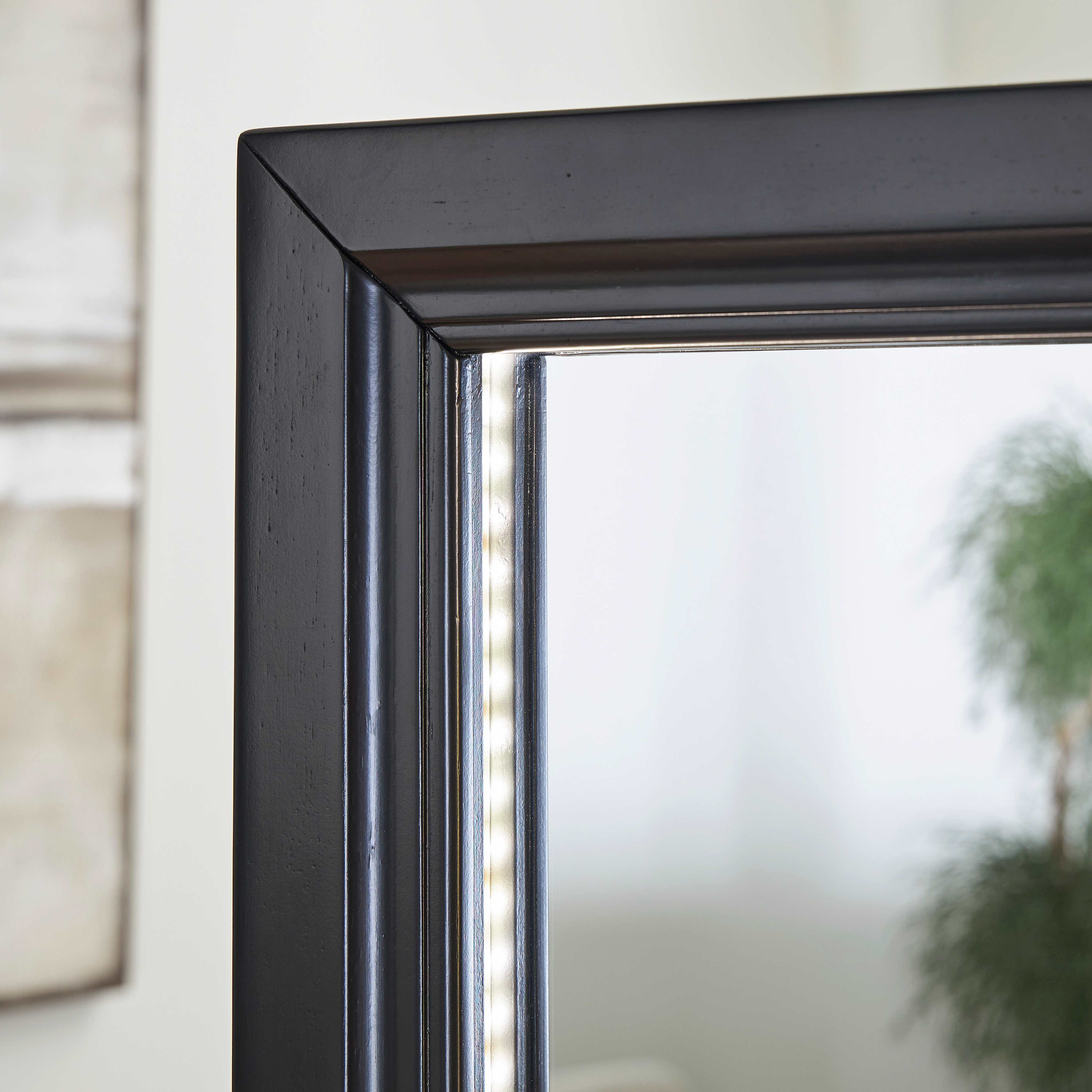 Evesen Floor Mirror - Image 16