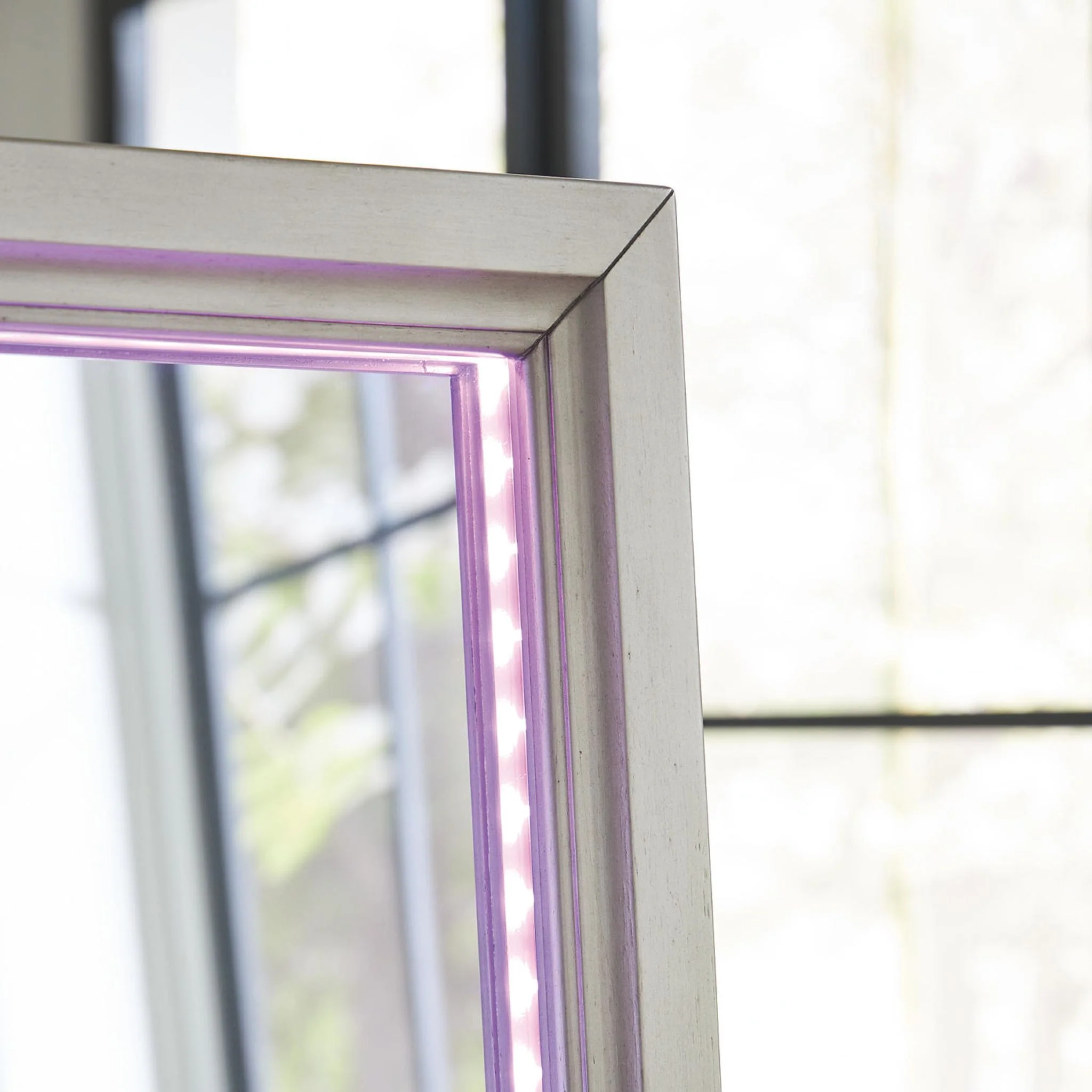 Evesen Floor Mirror - Champagne - Image 8