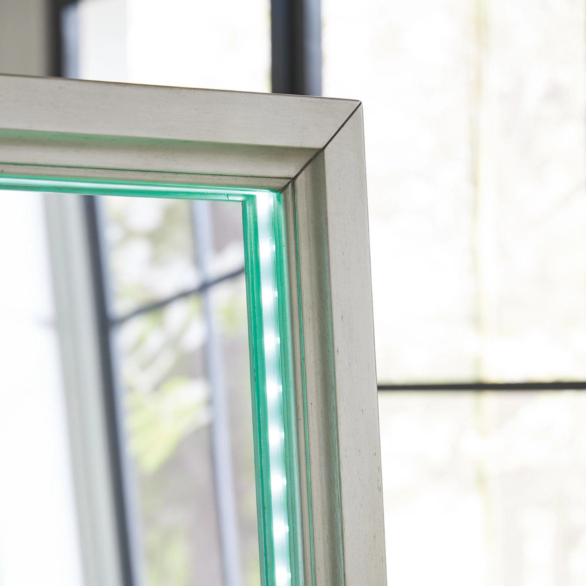 Evesen Floor Mirror - Champagne - Image 9