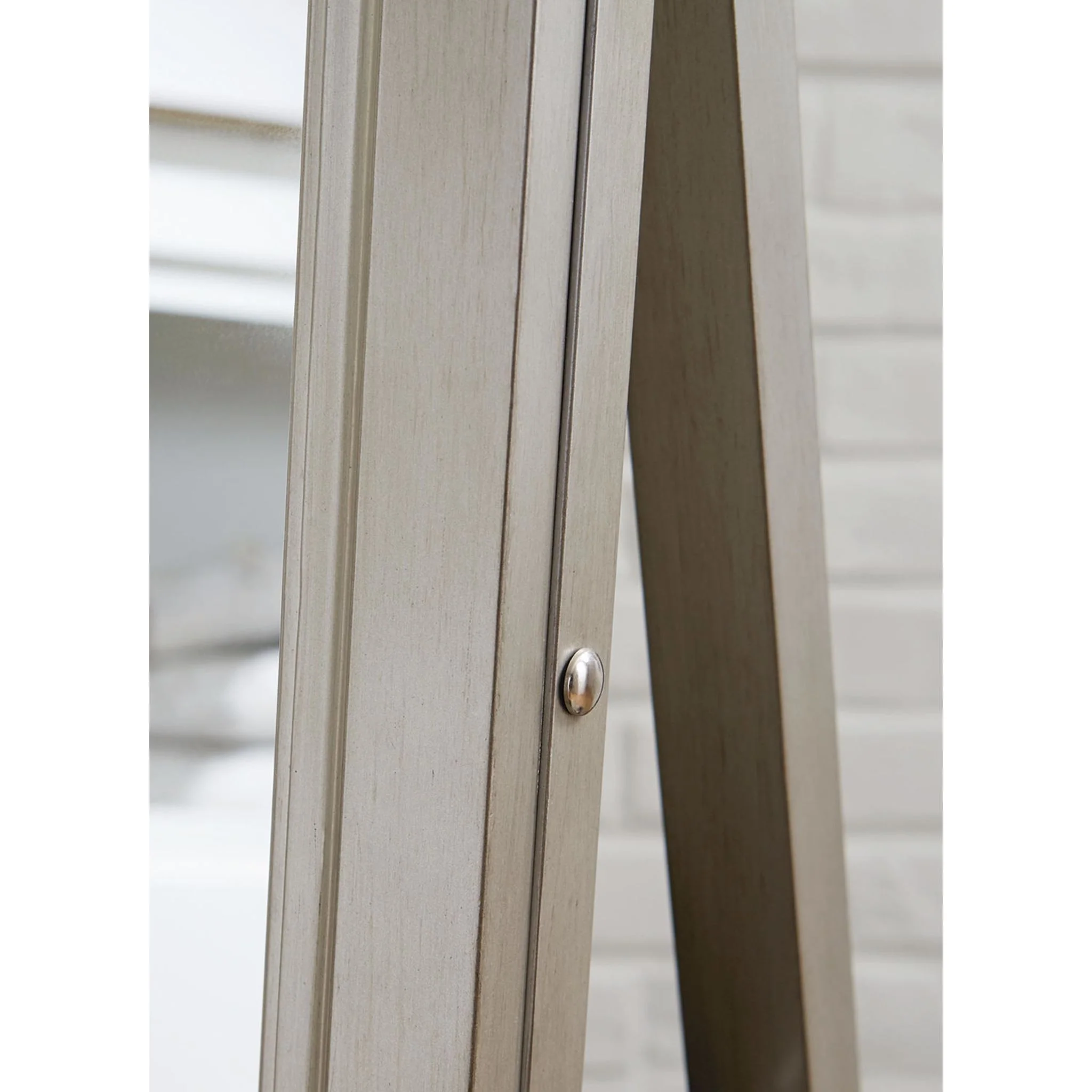 Evesen Floor Mirror - Image 9