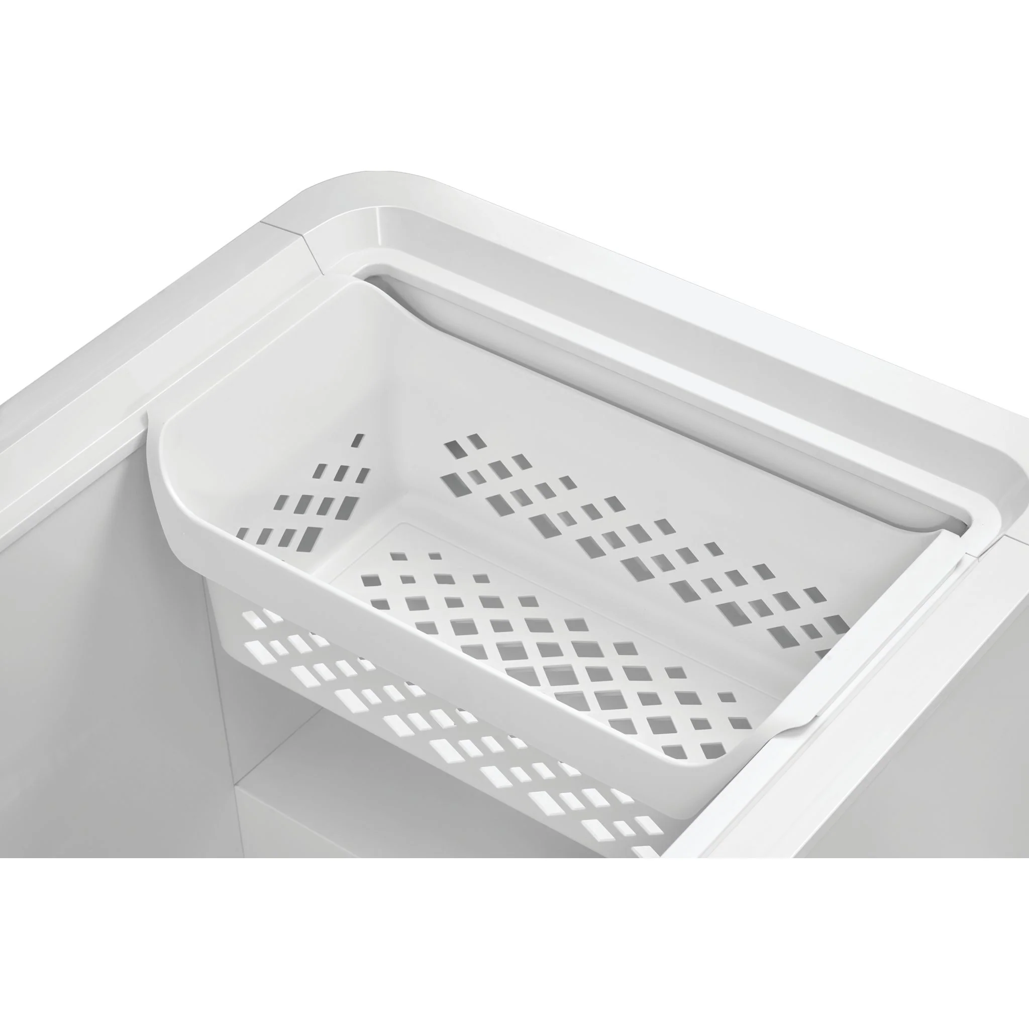 Frigidaire 20 Cu. Ft. Garage Ready Chest Freezer - White ( FFCL2042AW ) - Image 6