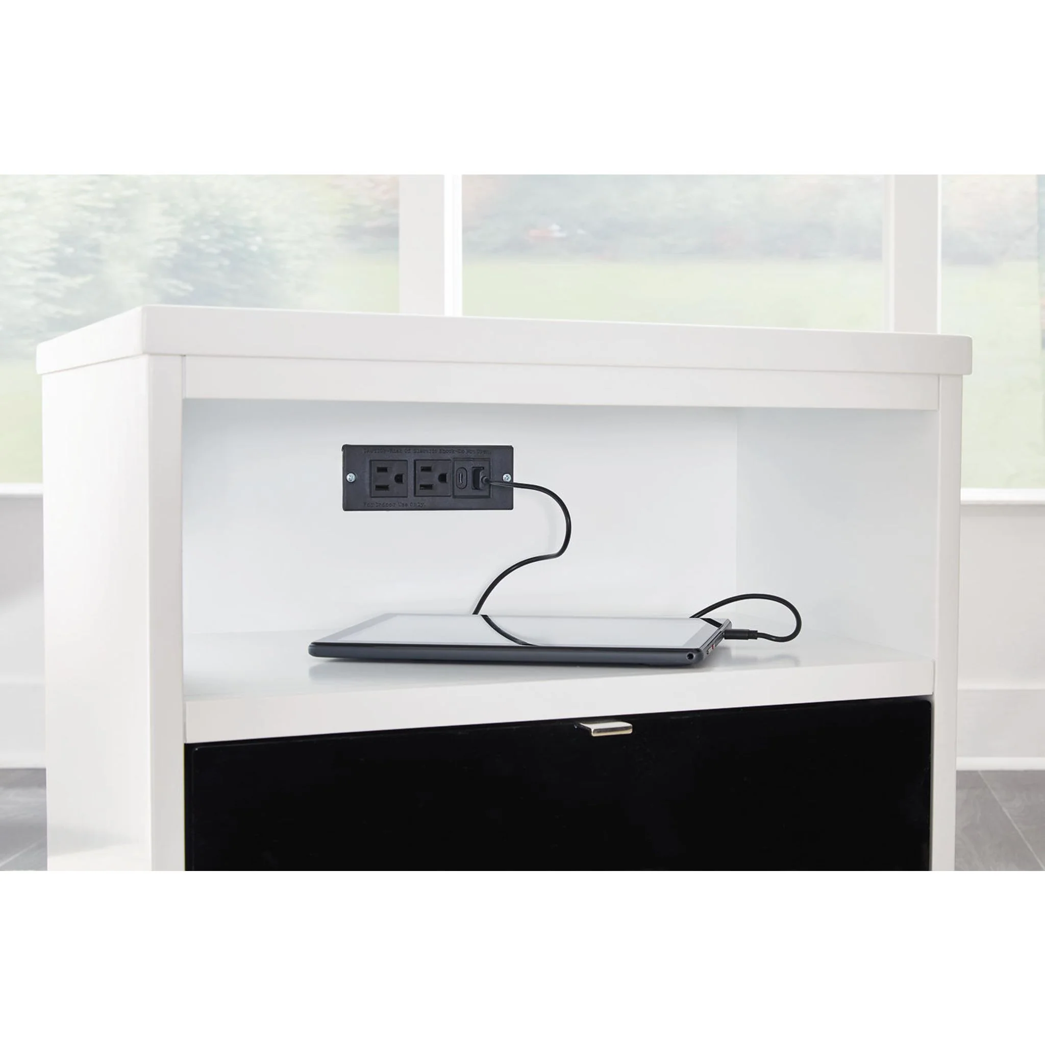 Gardoni Chairside End Table - White/Black - Image 3