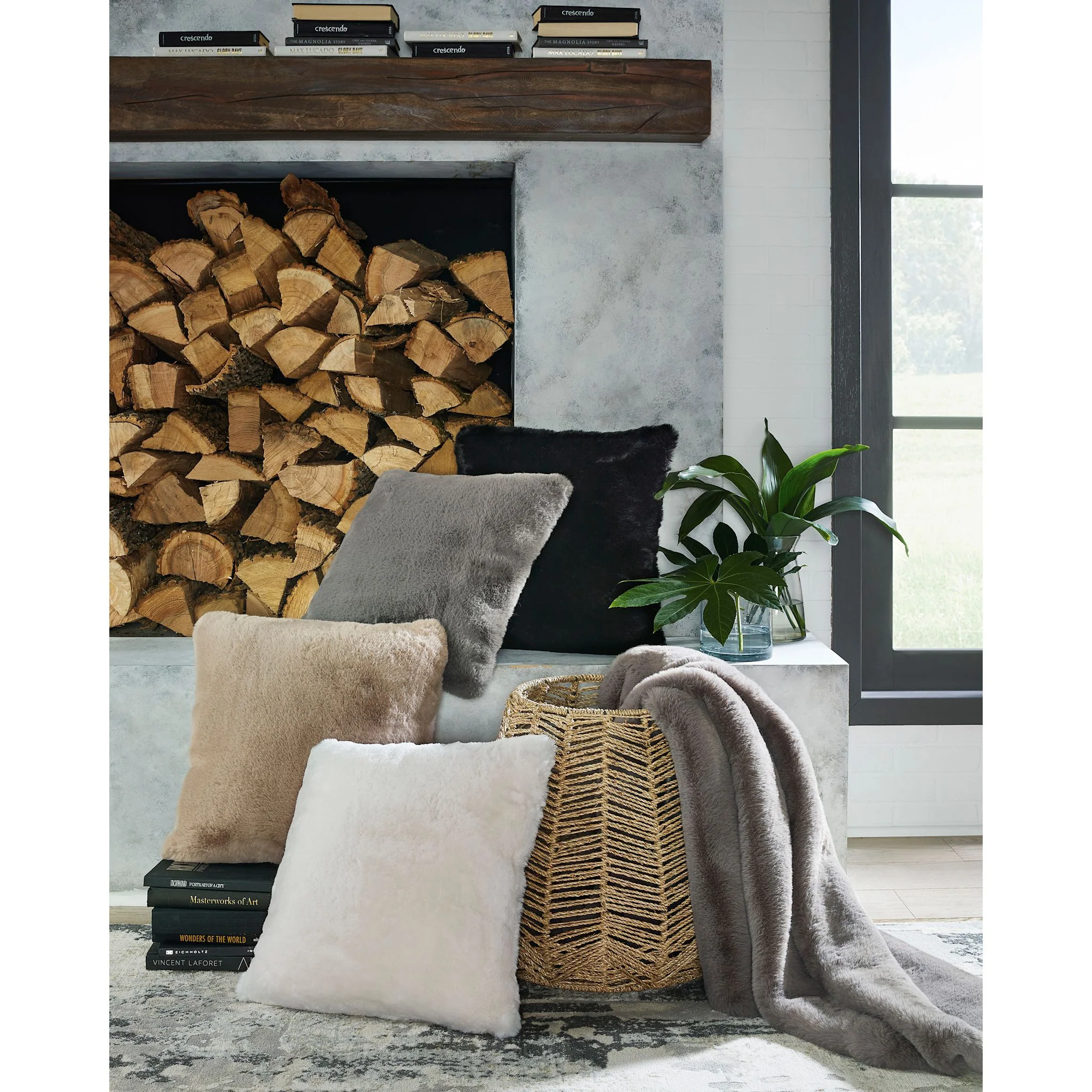 Gariland Accent Pillow - Image 23