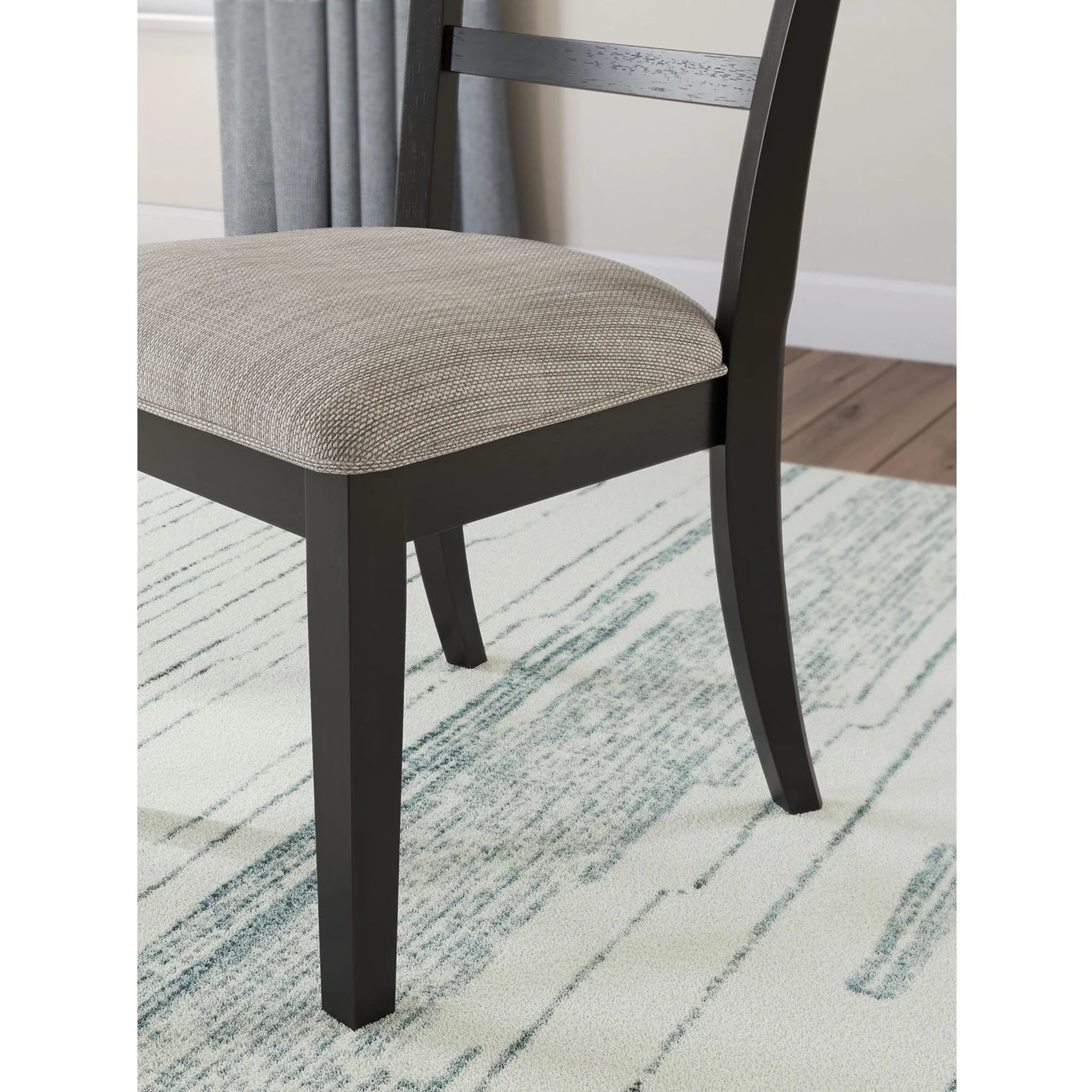 Greddinton Dining Set - Image 2