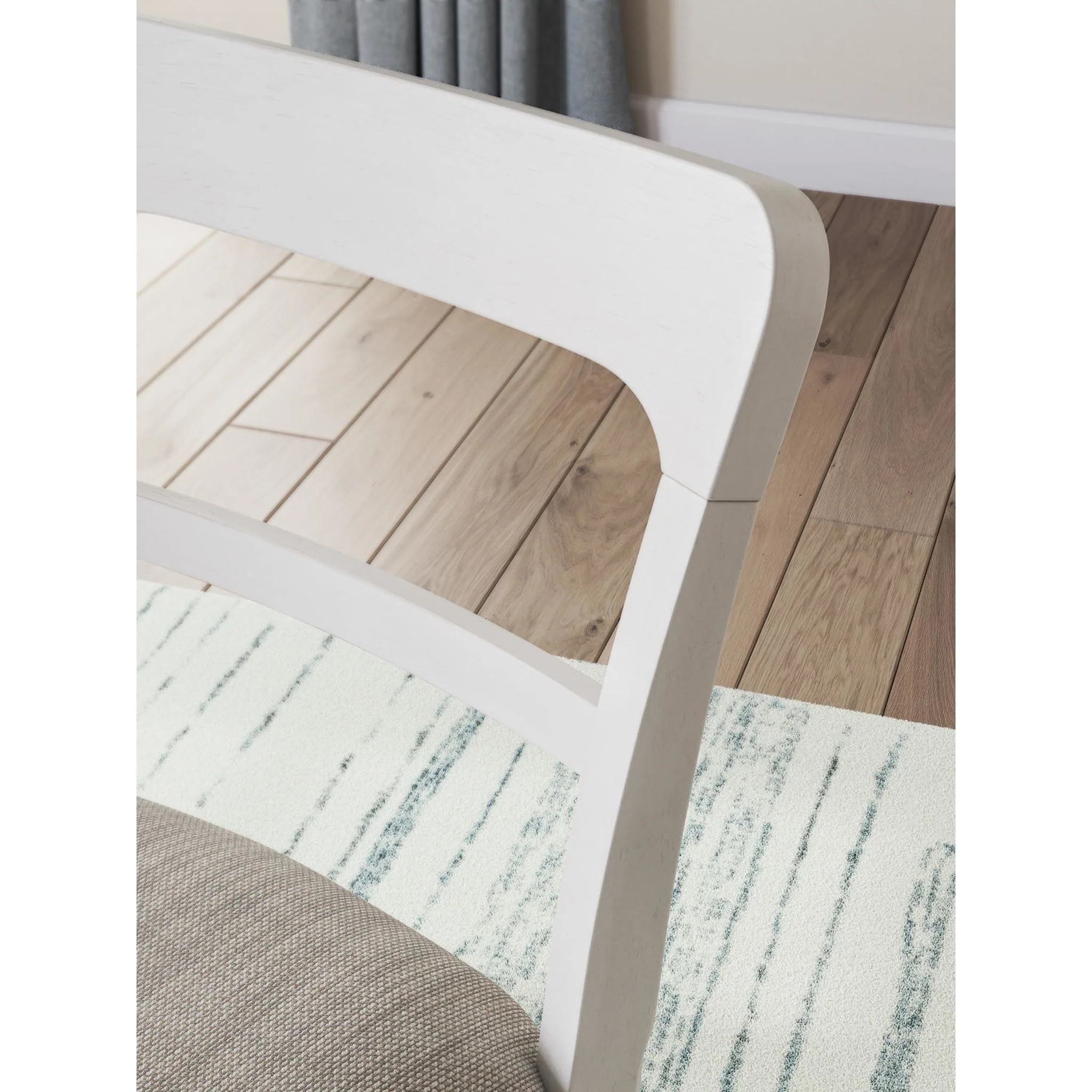 Greddinton Dining Set - Image 10
