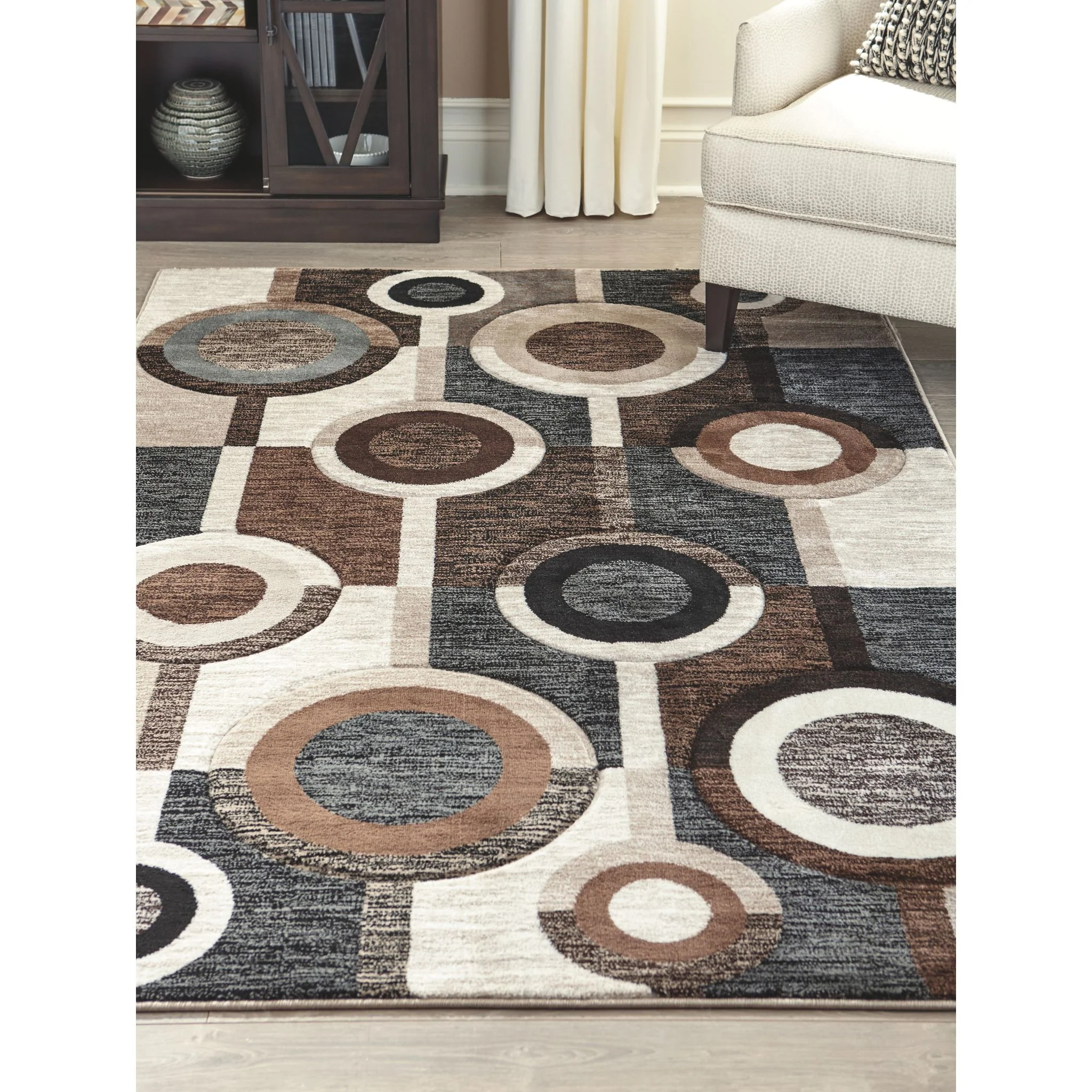 Guintte Area Rug - Image 2