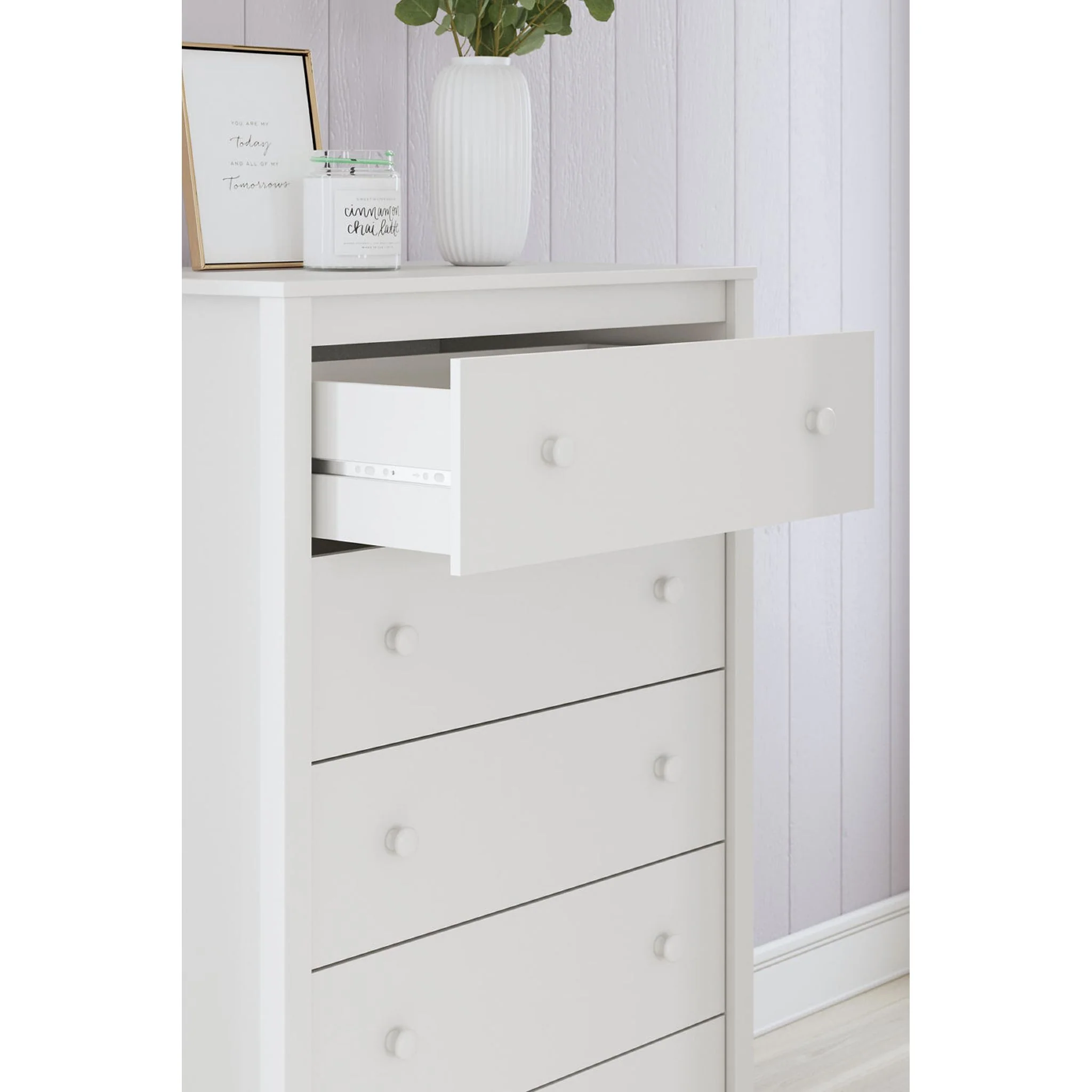 Hallityn Chest - White - Image 12