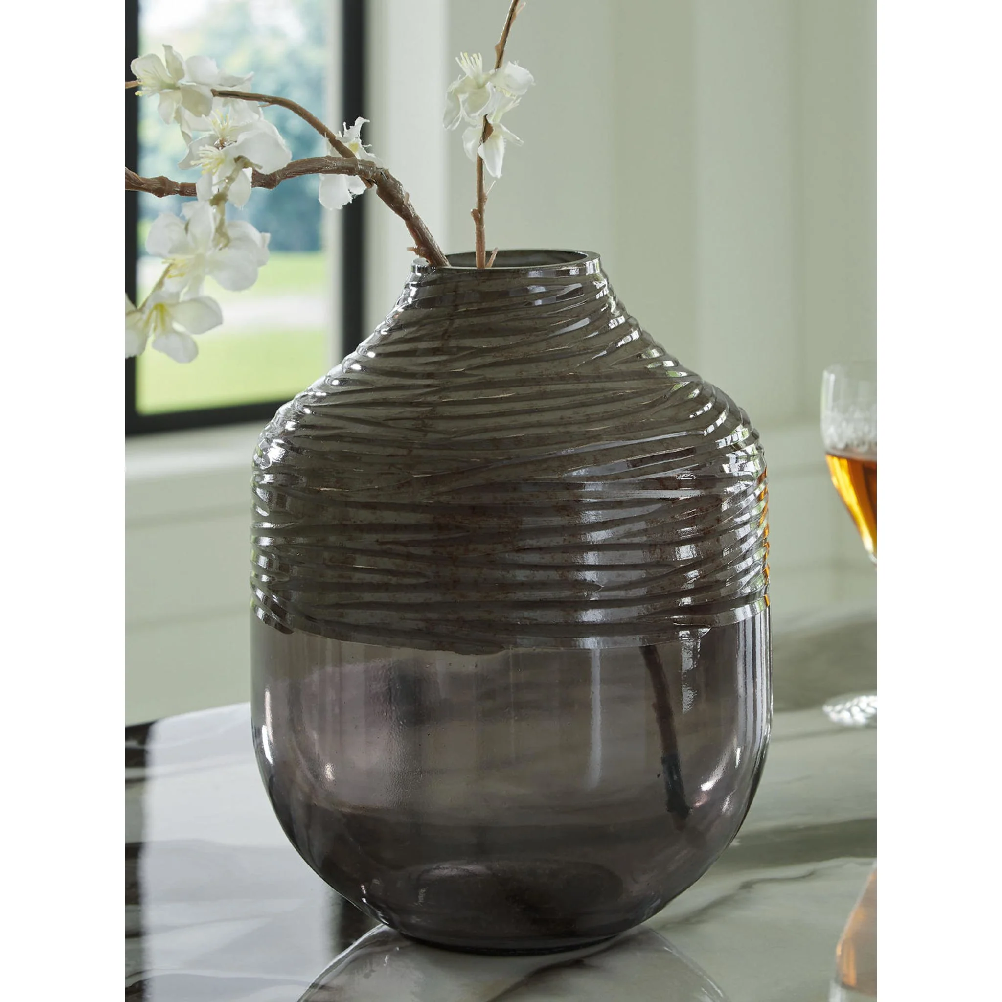 Harpwick Vase - Image 2