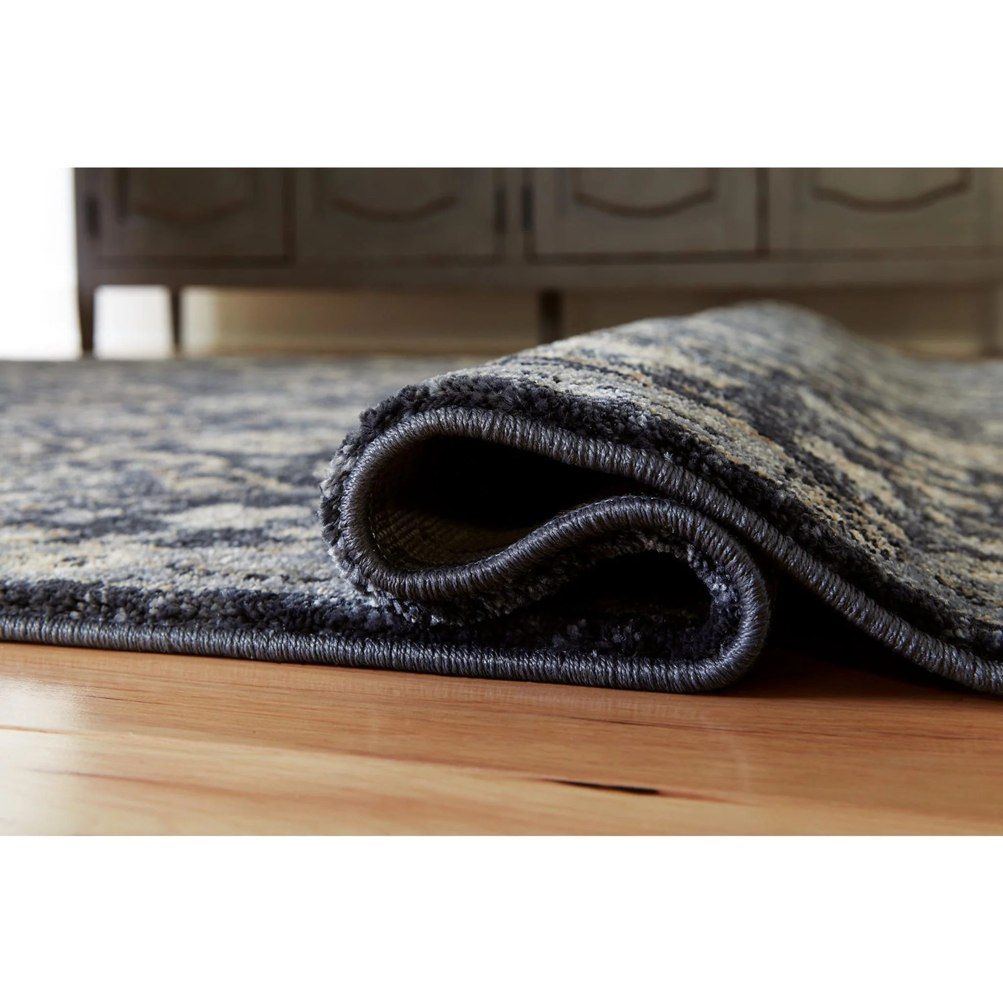 Hilcott Area Rug - 8'x10' - Image 7