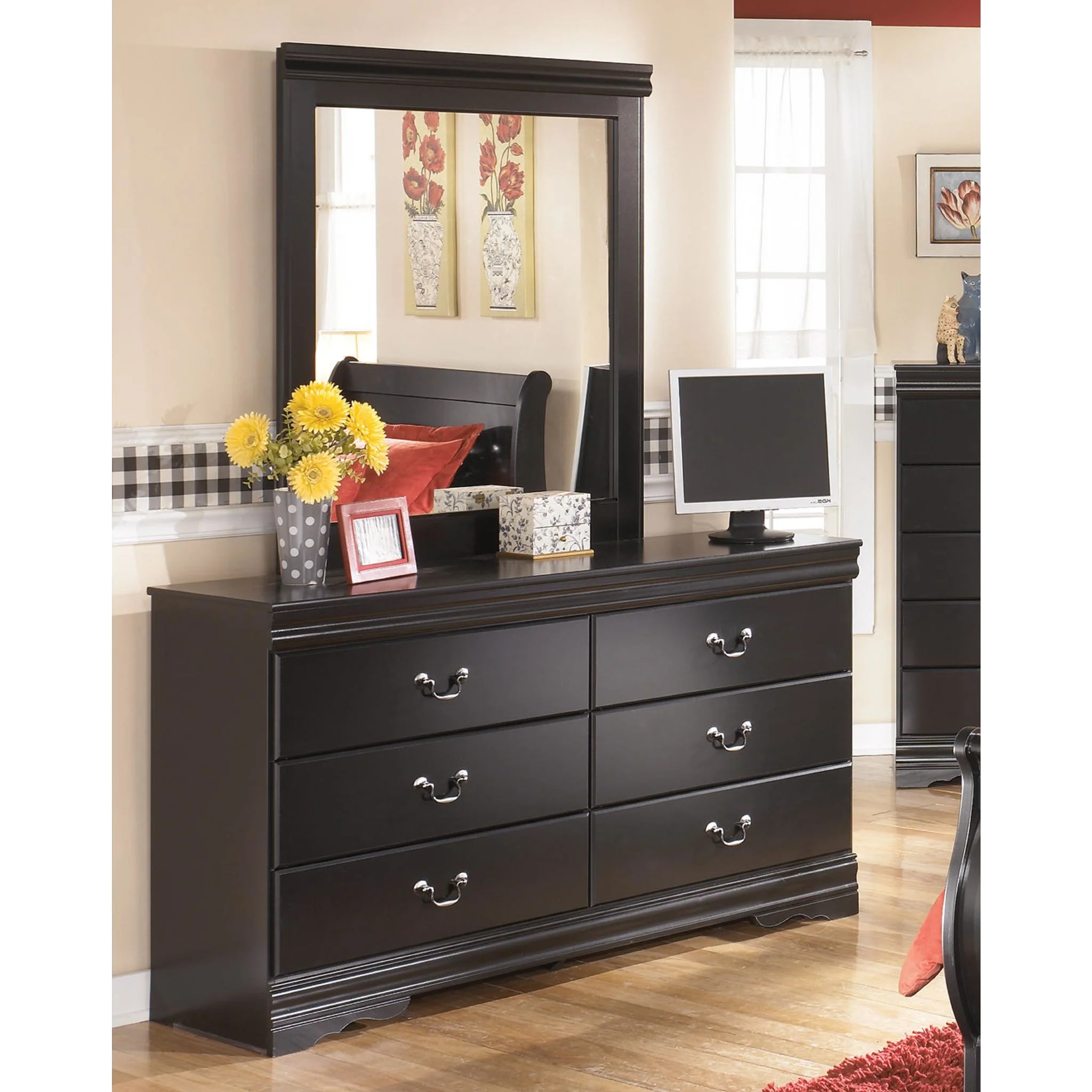 Huey Vineyard Dresser and Mirror - Black - Image 2