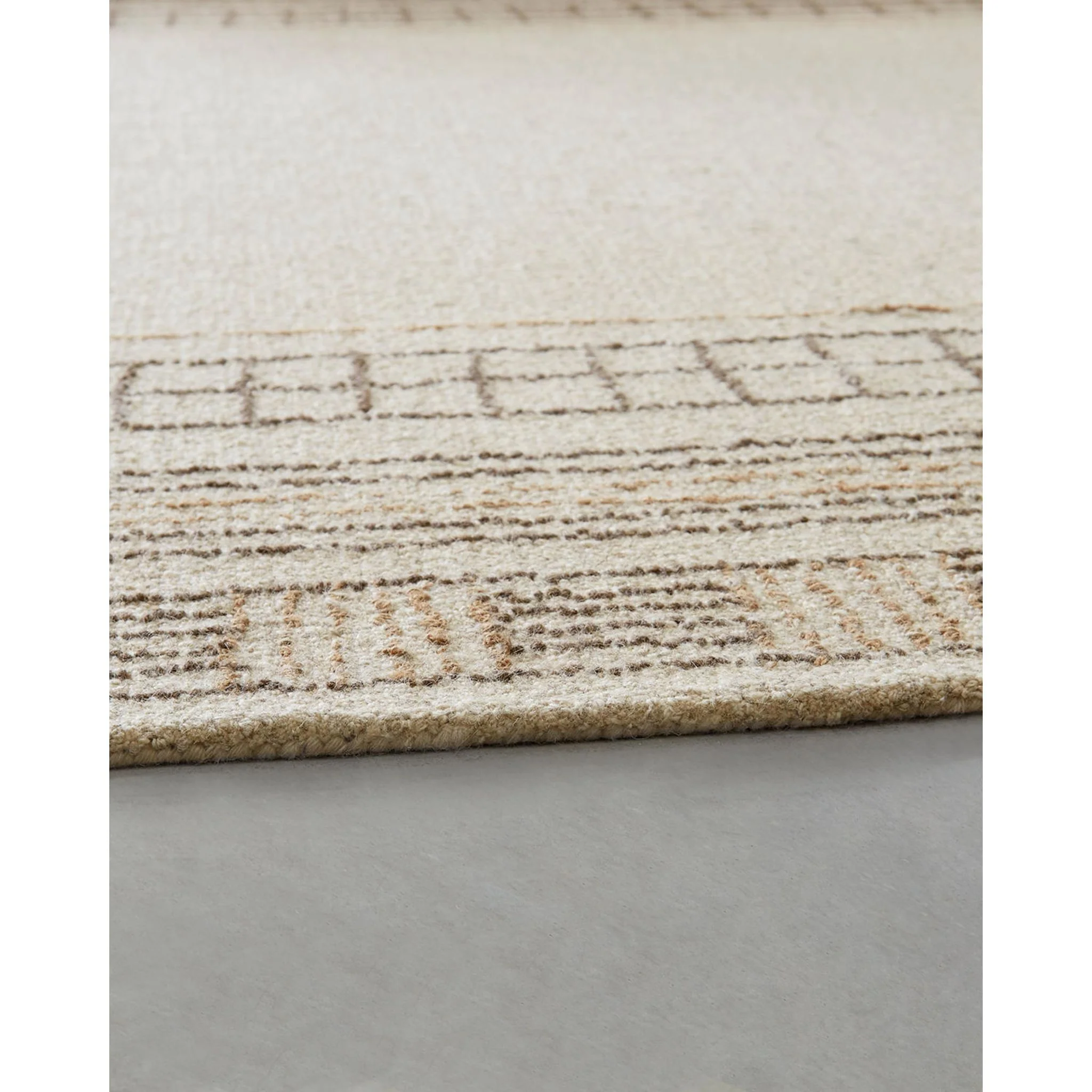 Idaman Area Rug - Image 12
