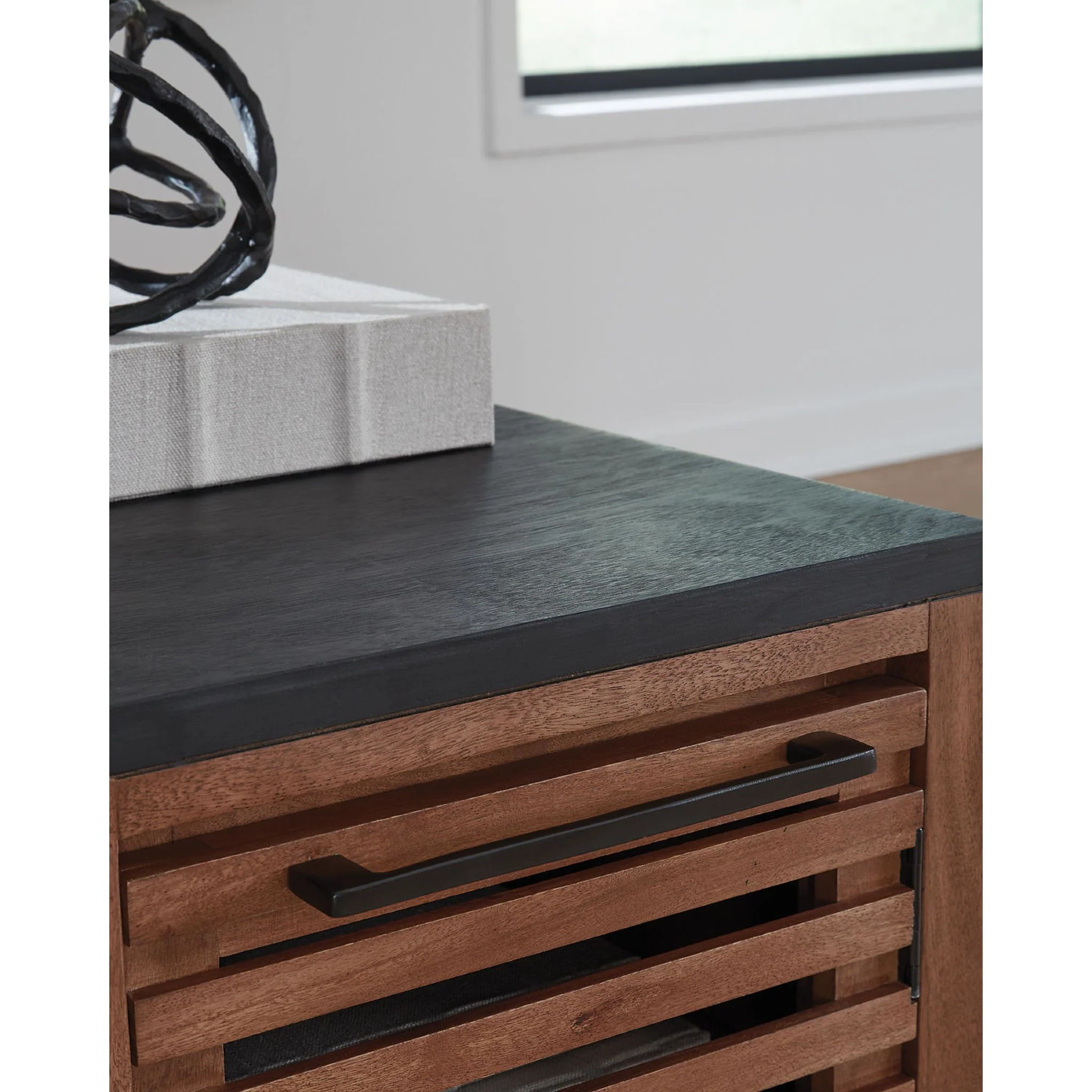 Kallari Chairside End Table - Warm Brown/Black - Image 8