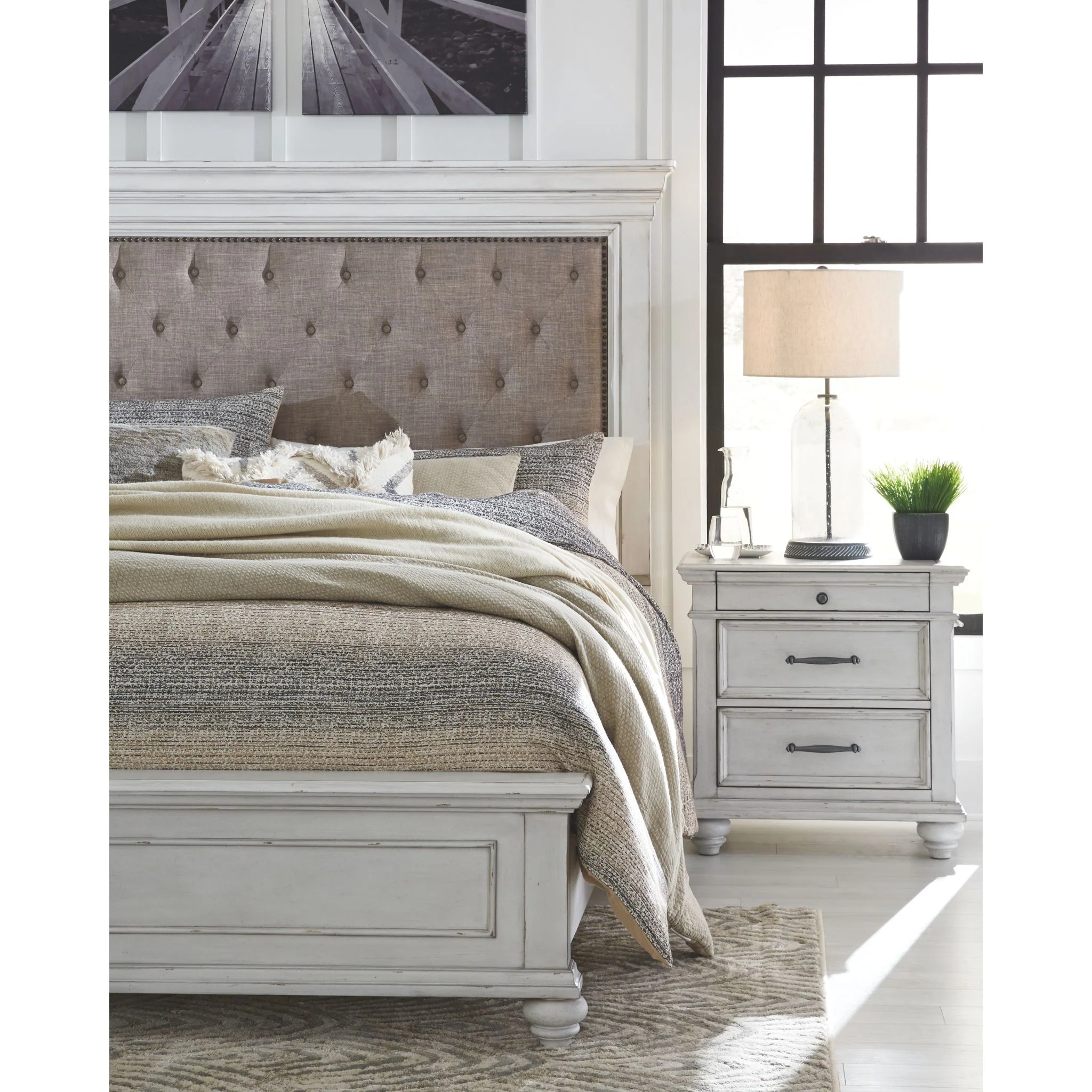 Kanwyn Panel Bed - Whitewash - Image 12