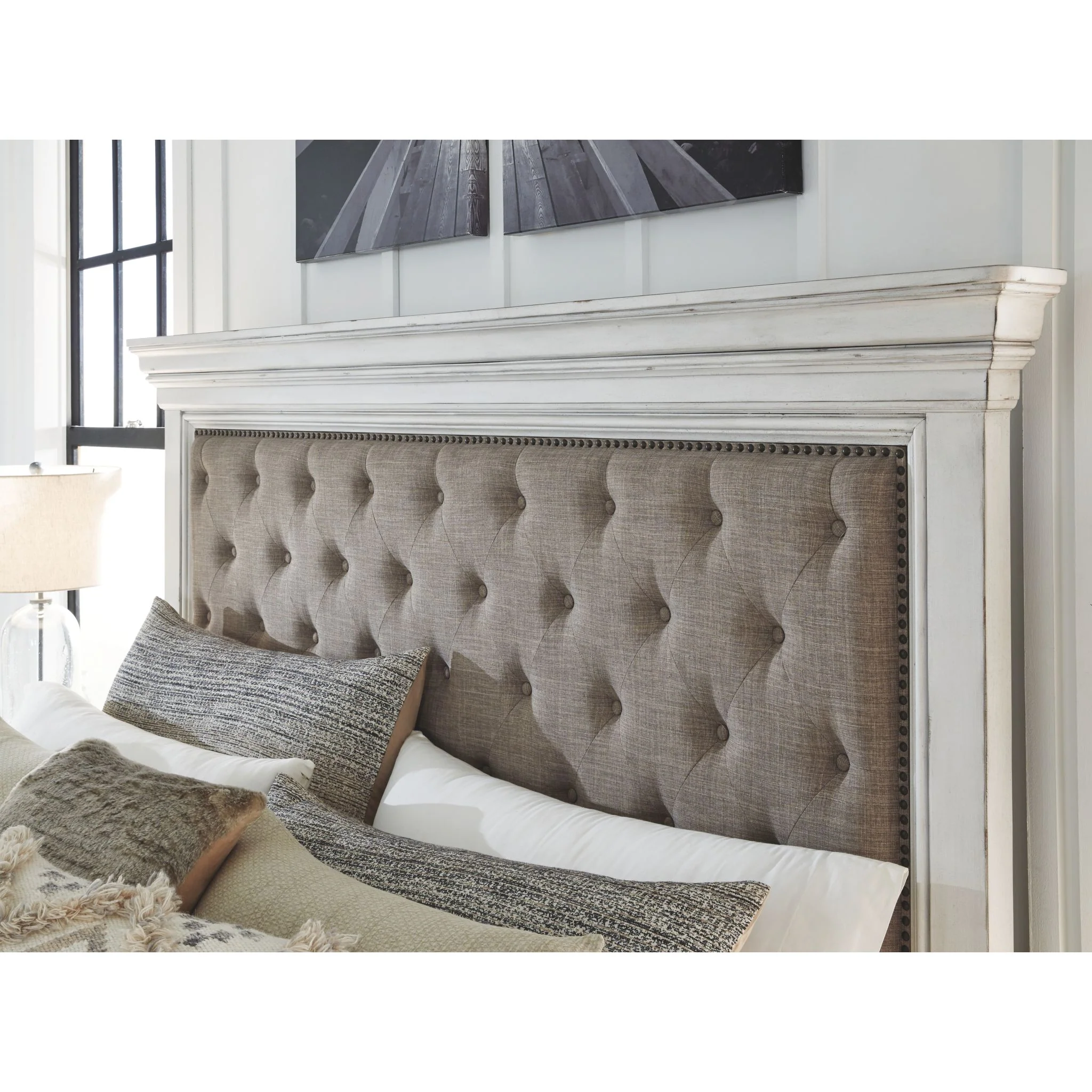 Kanwyn Panel Bed - Whitewash - Image 3