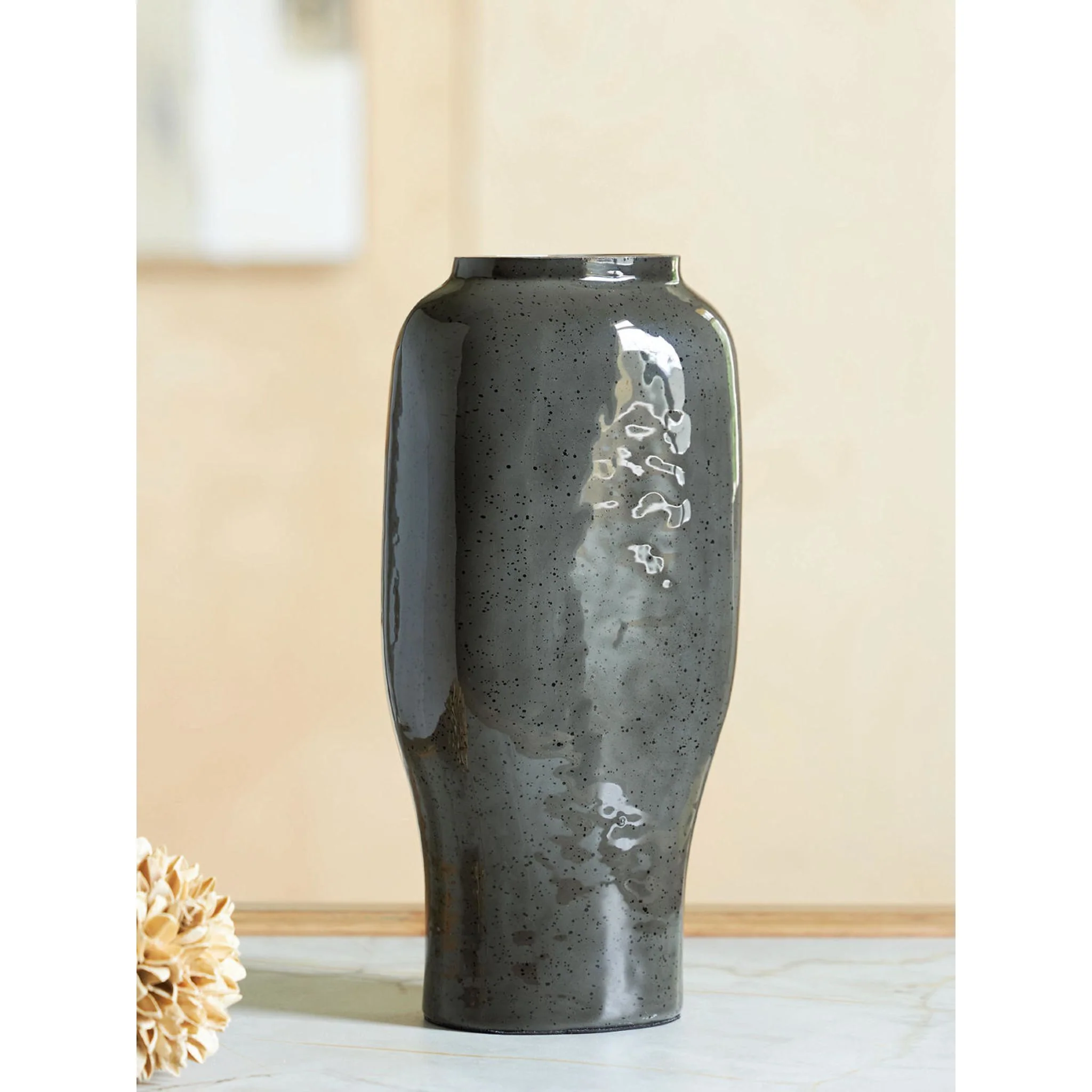 Kierlain Vase - Image 3