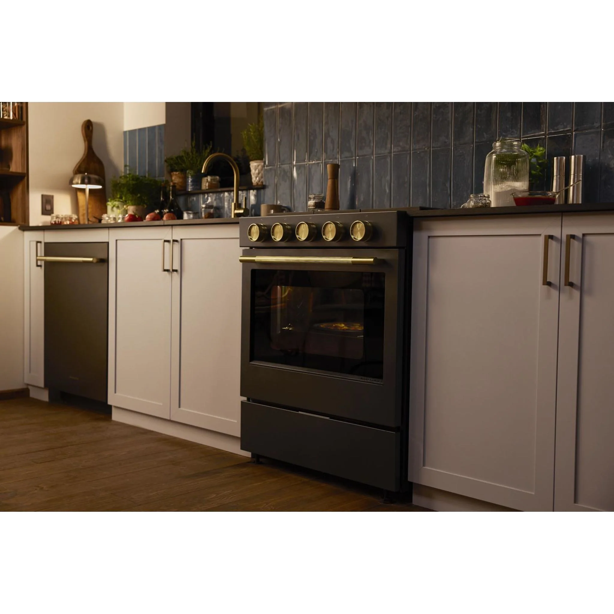 KitchenAid 5.0 Cu. Ft. Smart Slide-in Gas Range with Convection Cooking Modes and 2-in-1 Burner -Black Ore (KSGS530SBE) - Image 32